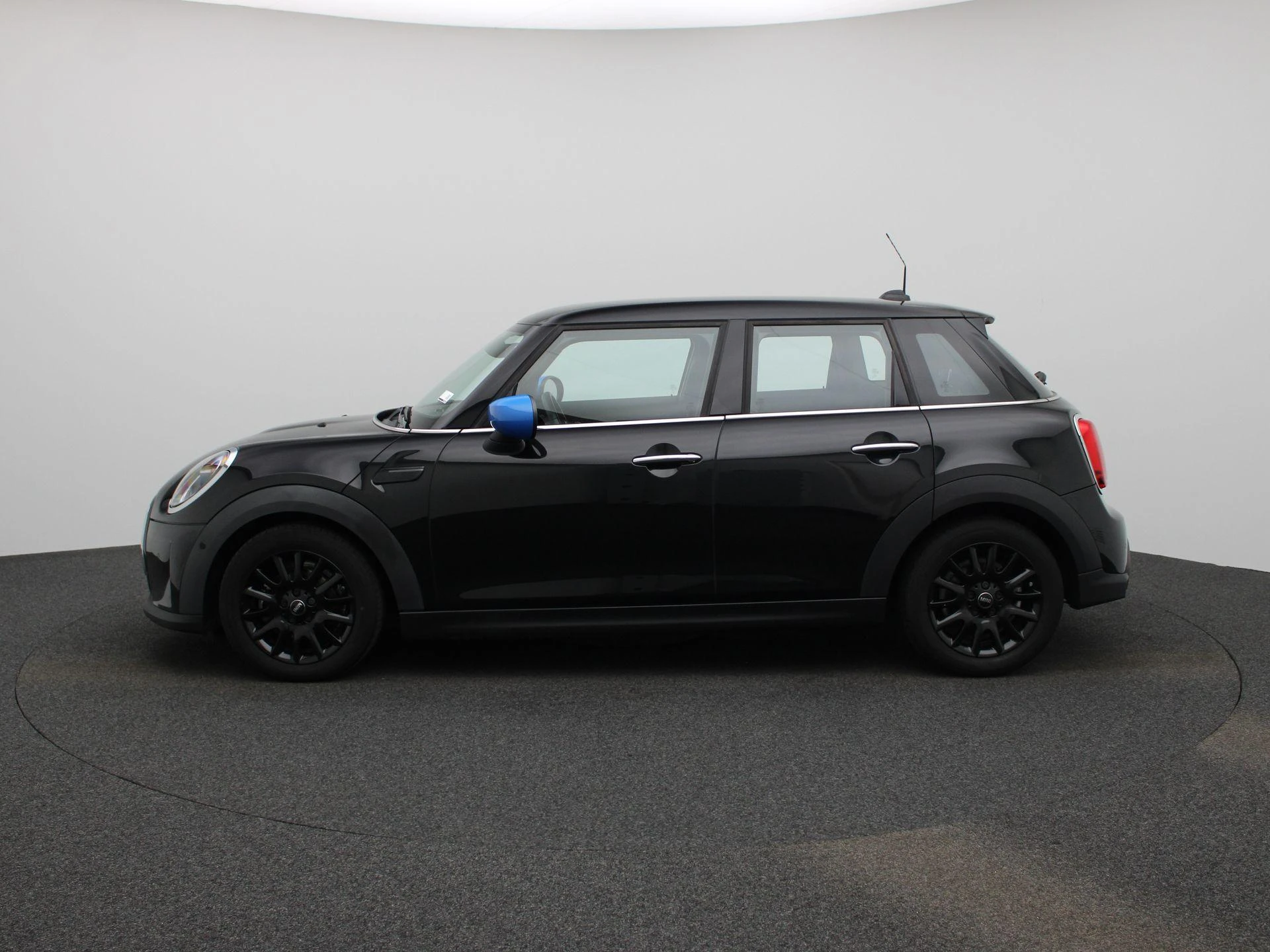 MINI-One-image-3