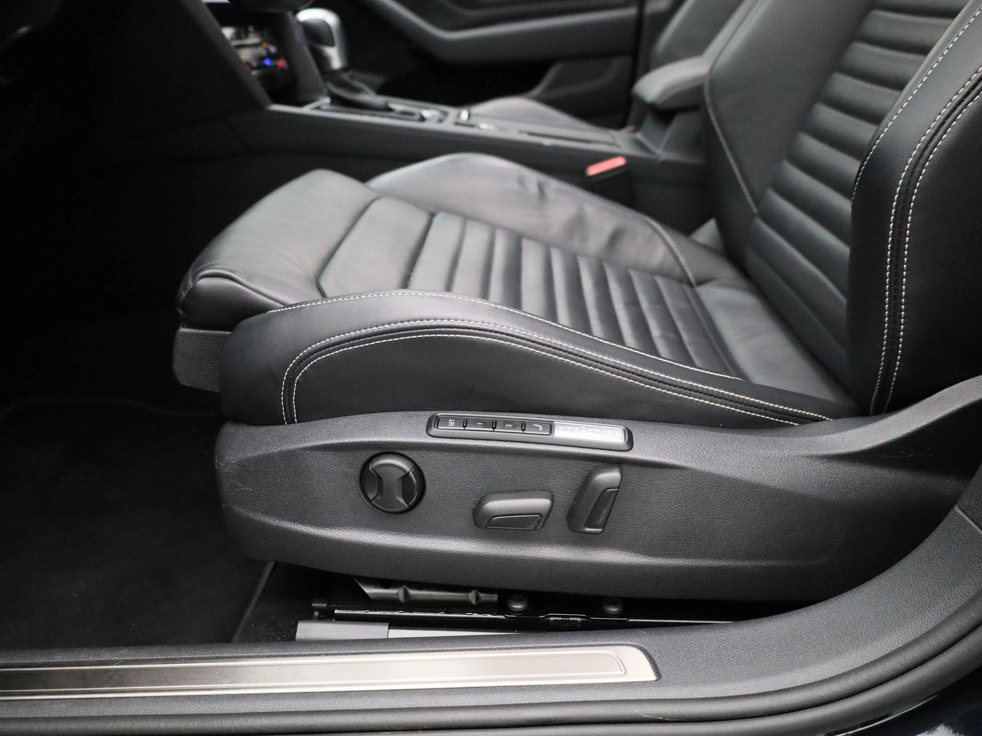 Volkswagen-Passat-image-39