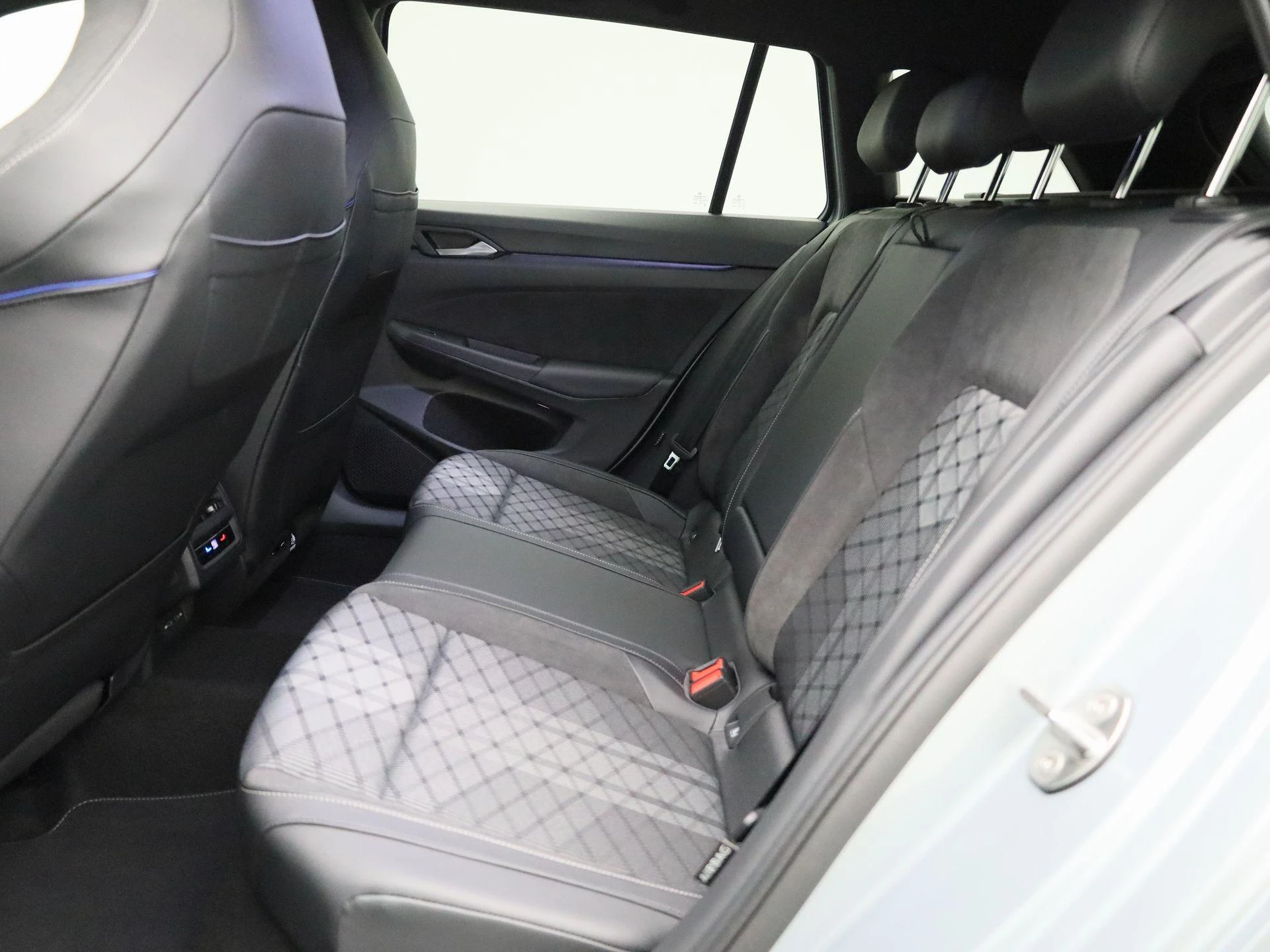 Volkswagen Golf - 9