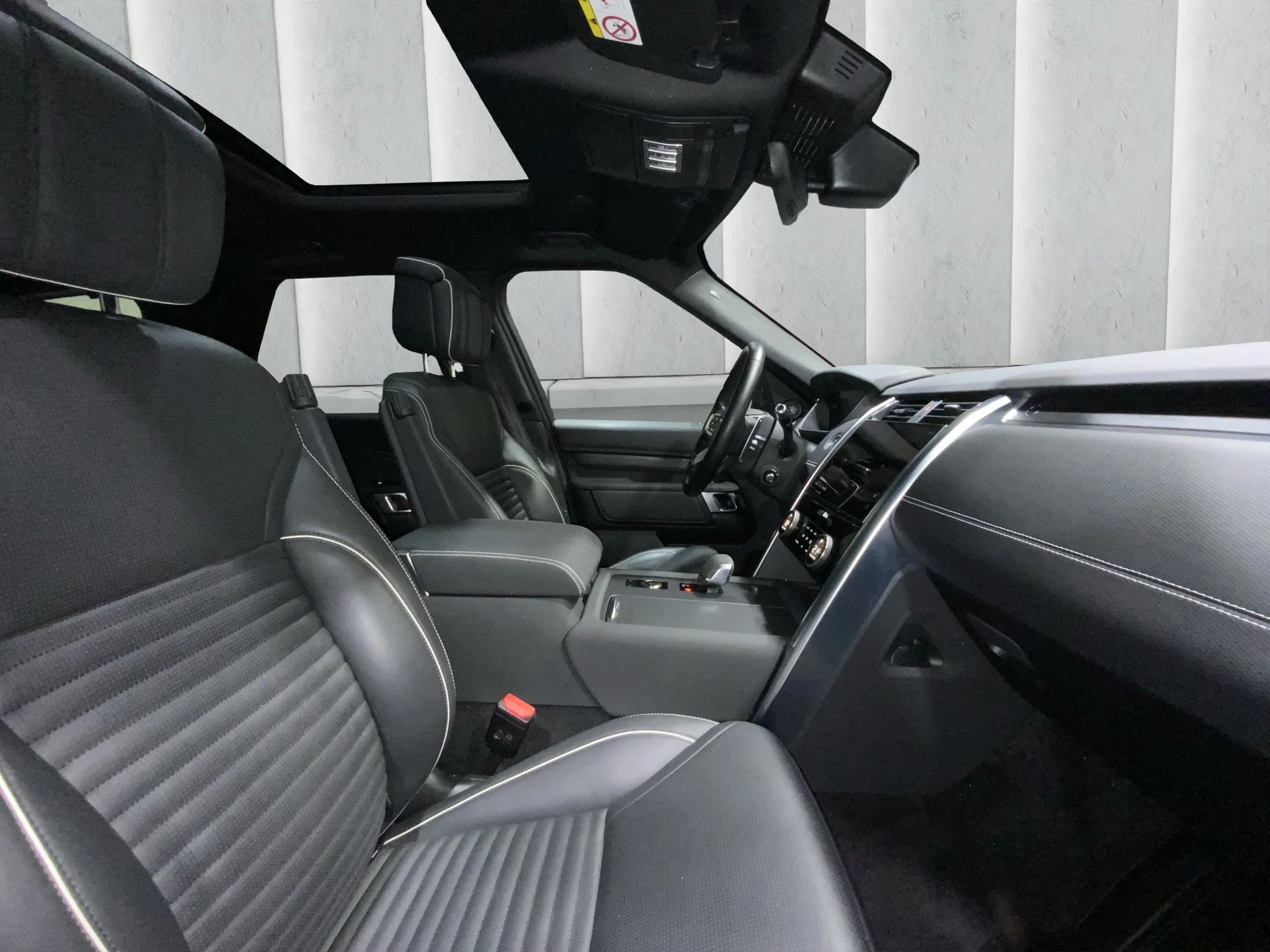 Land Rover-Discovery-image-9