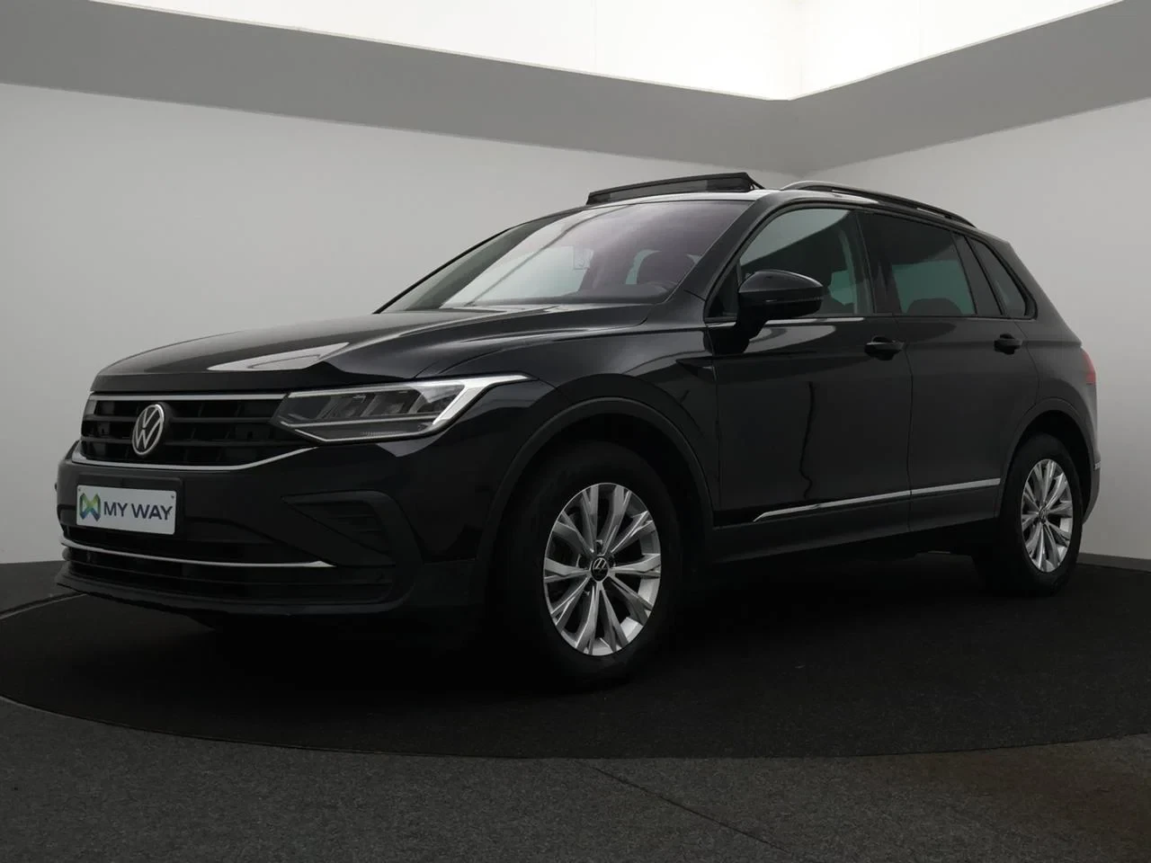 Volkswagen-Tiguan-image-1