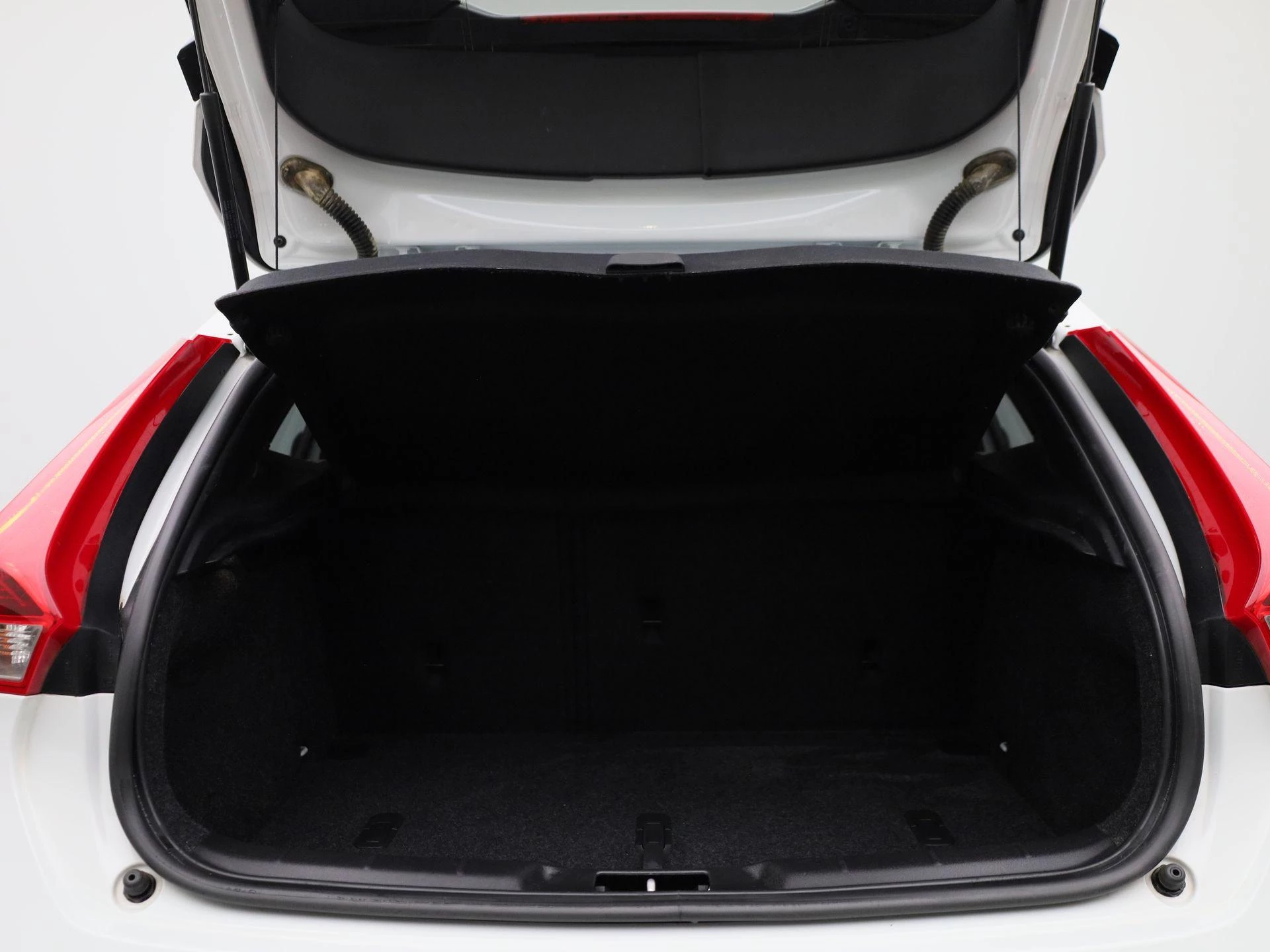 Volvo-V40-image-13
