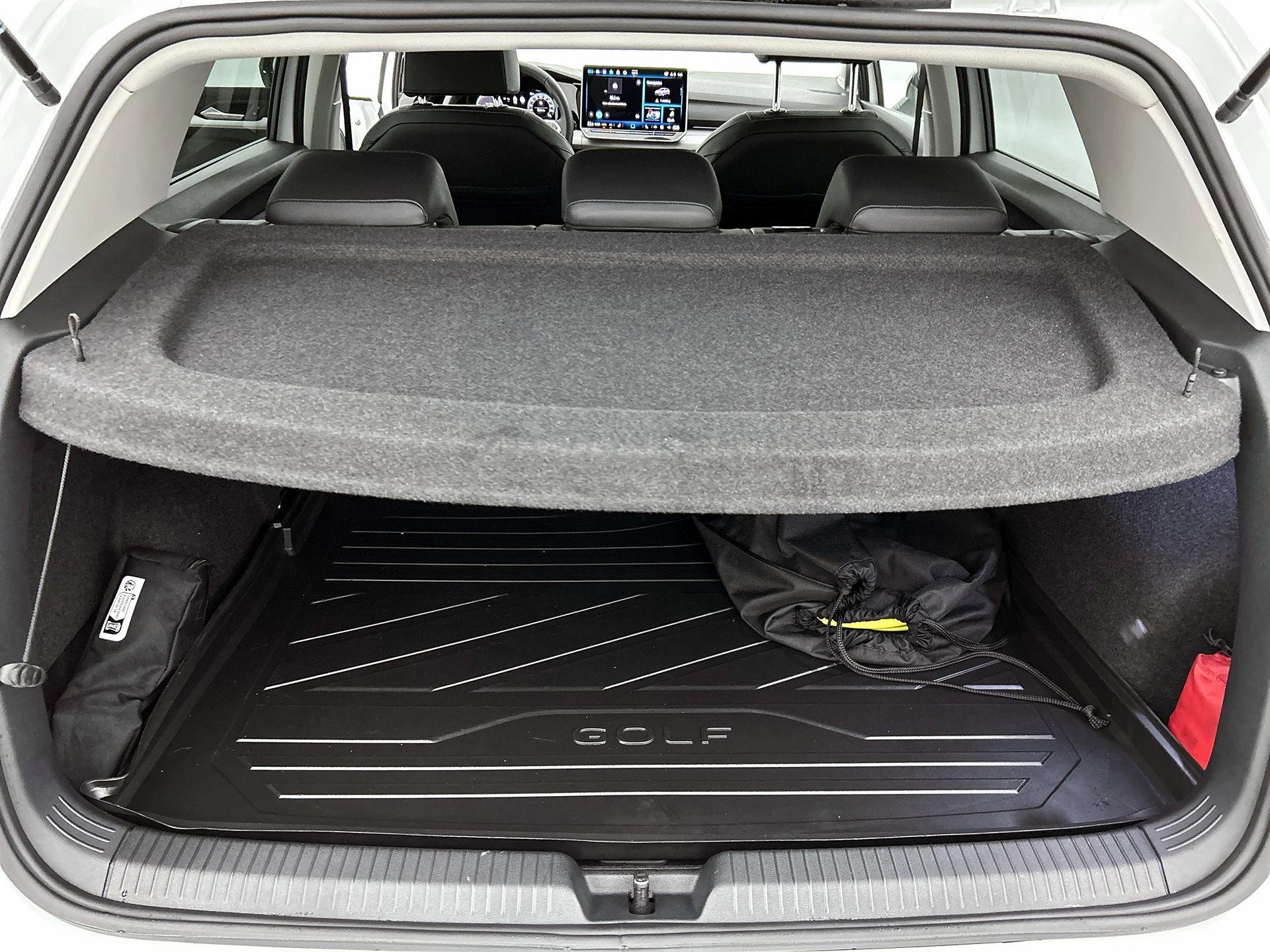 Volkswagen-Golf-image-14
