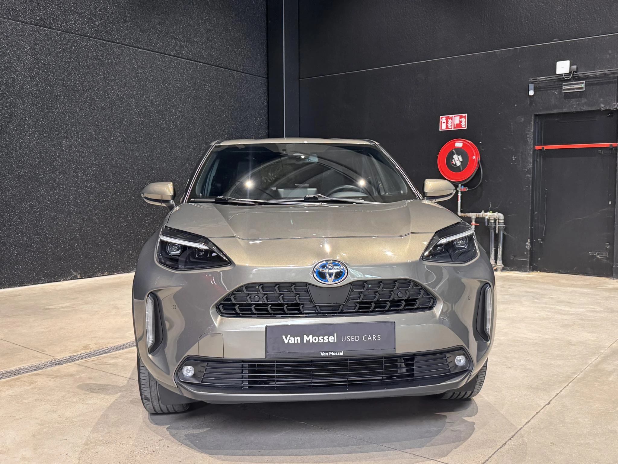 Toyota-Yaris Cross-image-1
