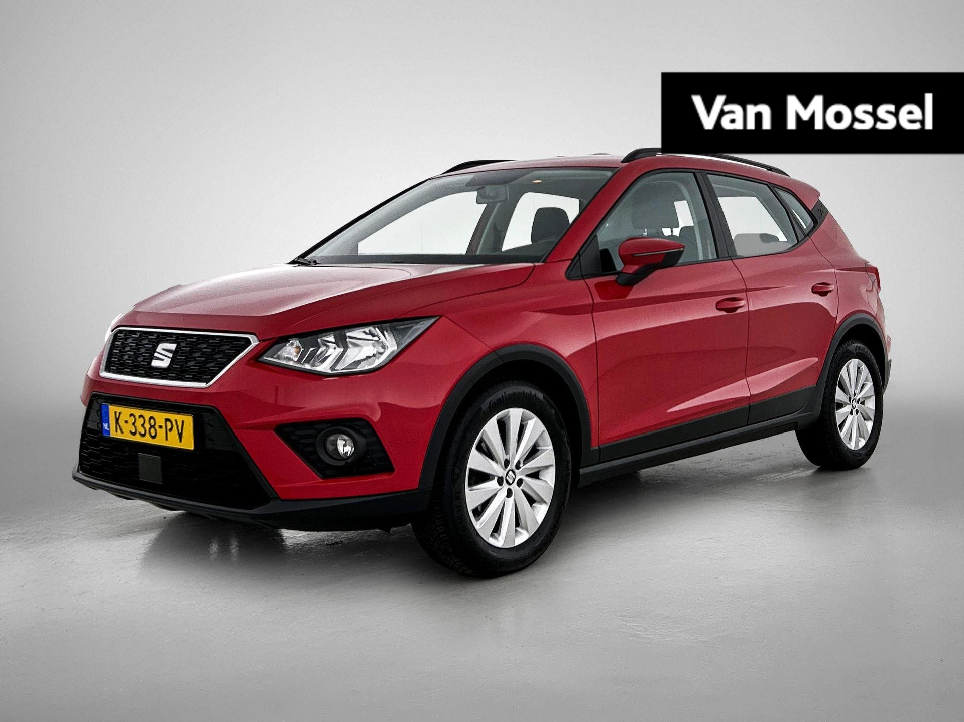 SEAT-Arona-image-0