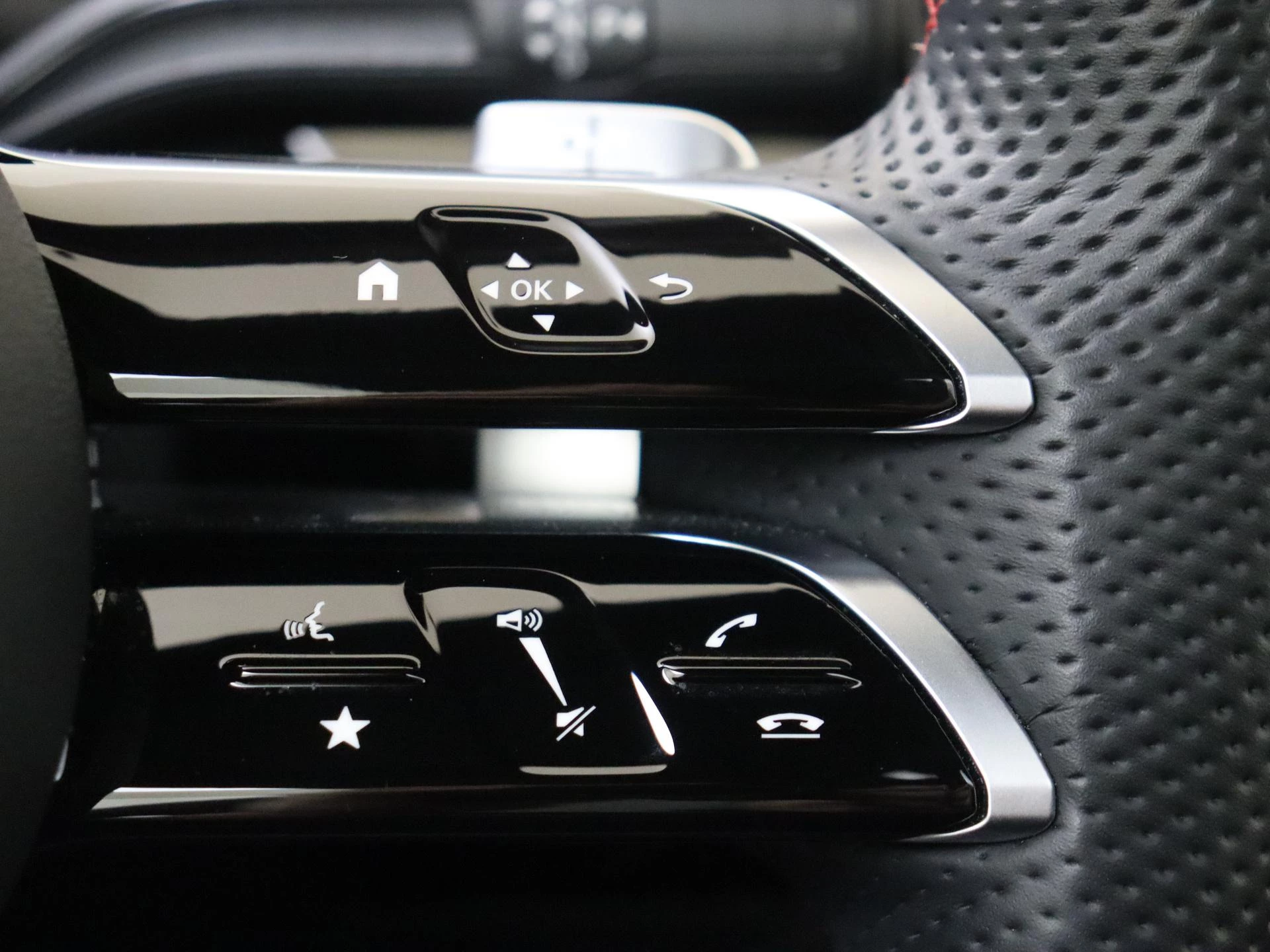 Mercedes-Benz-CLA-image-13