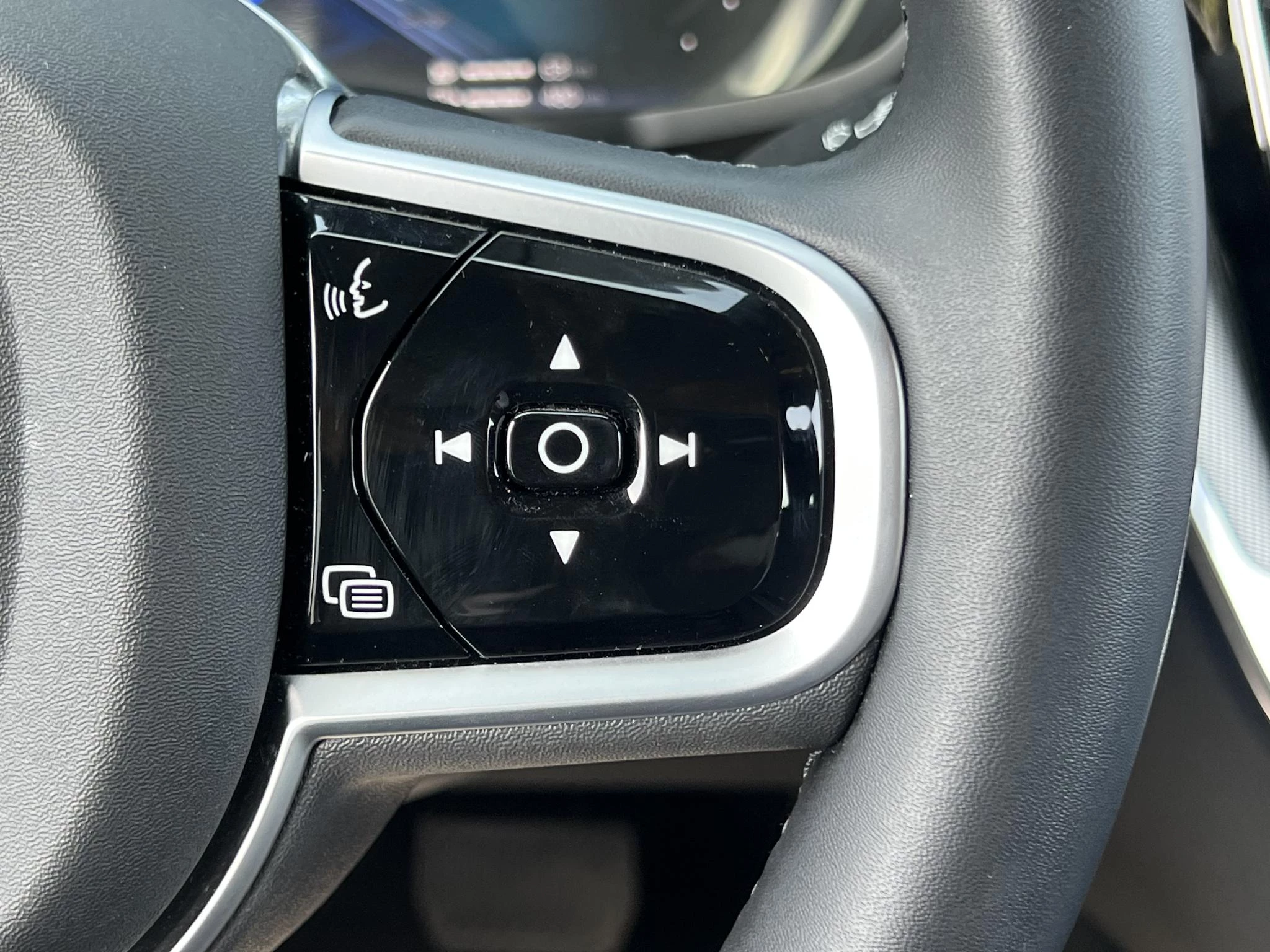 Volvo V60 T6 Plug-in hybrid AWD Plus Dark