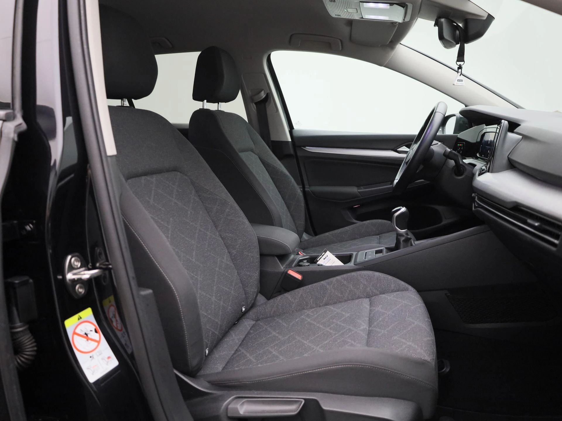 Volkswagen-Golf-image-29