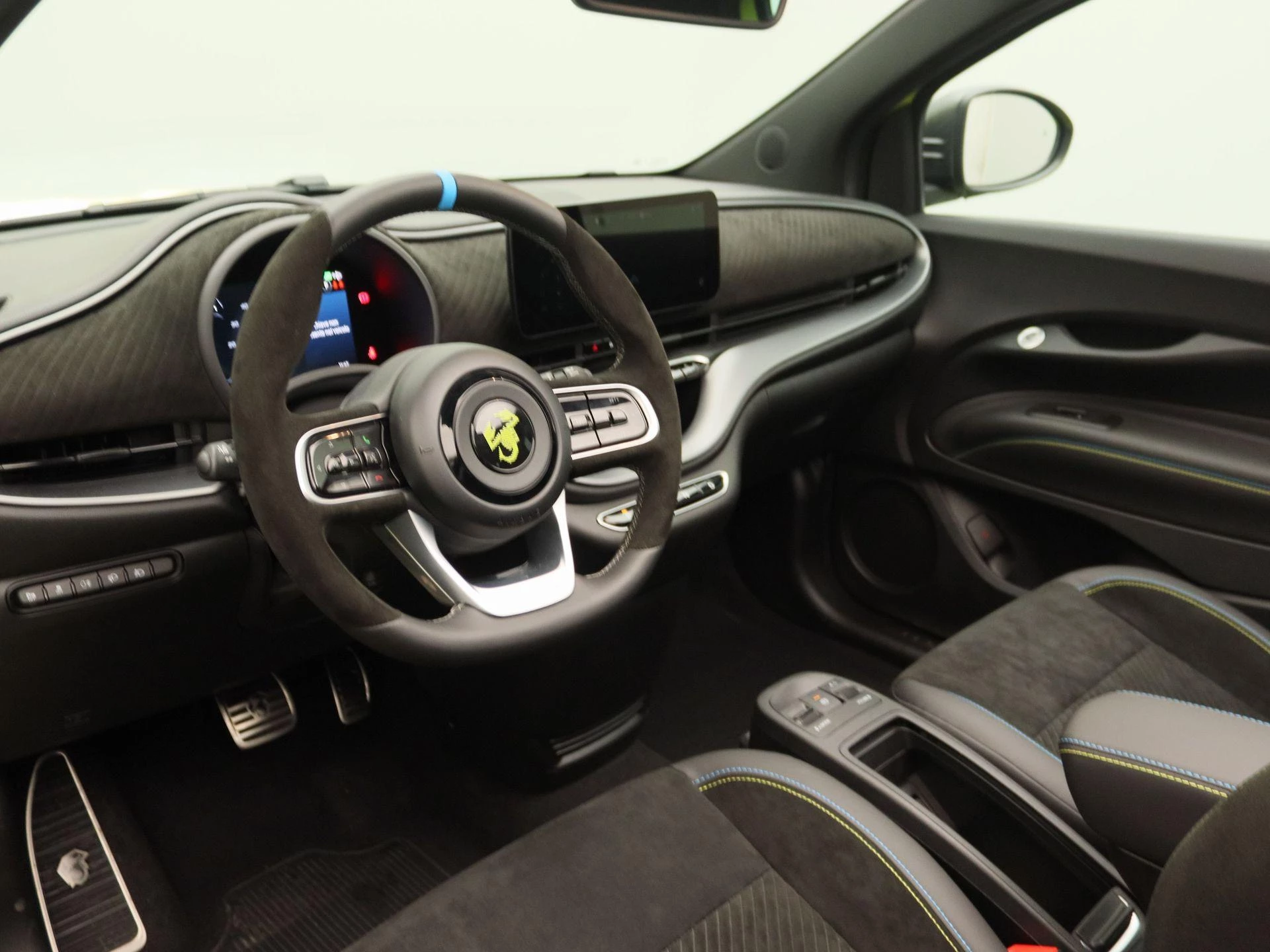 Abarth-500e-image-23