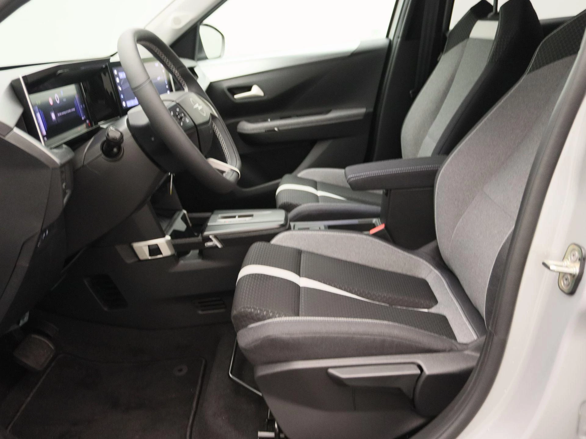 Opel-Frontera-image-11