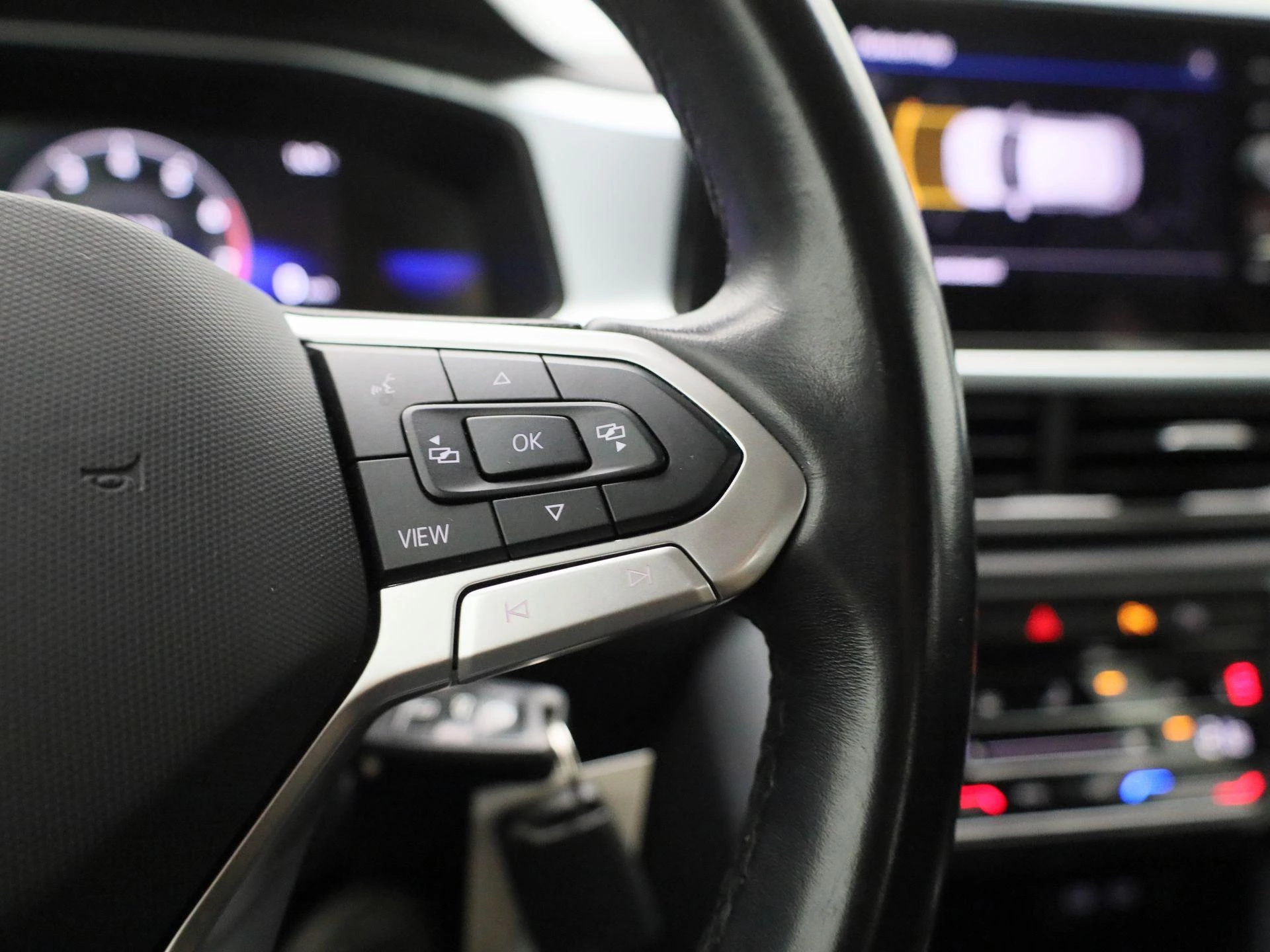 Volkswagen-T-Roc-image-19