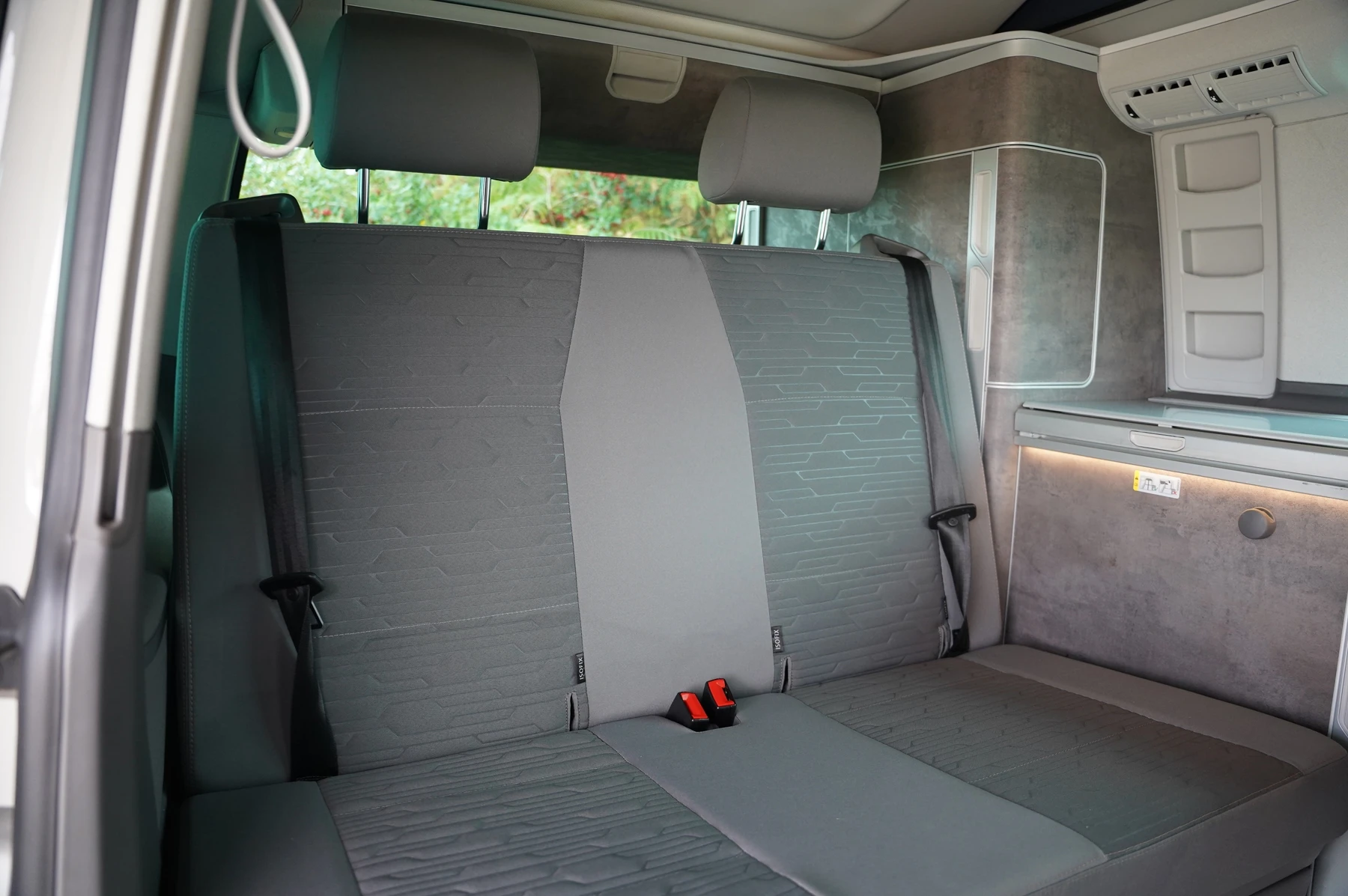 Volkswagen-California-image-11