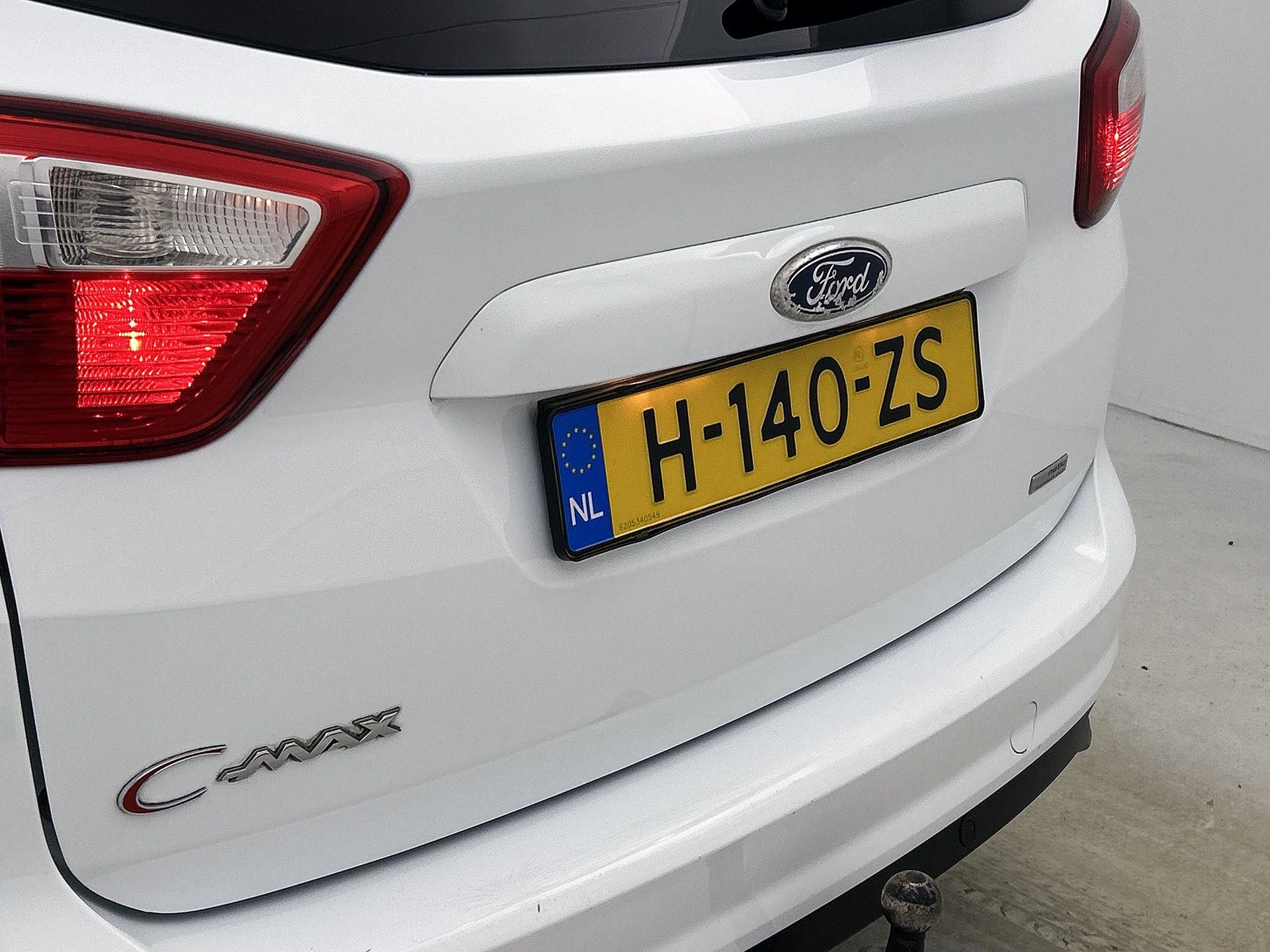 Ford-C-MAX-image-29