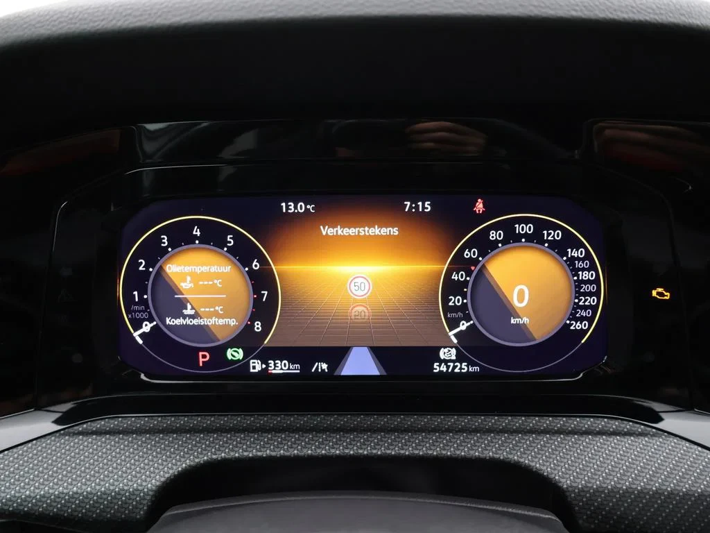Volkswagen-Golf-image-21