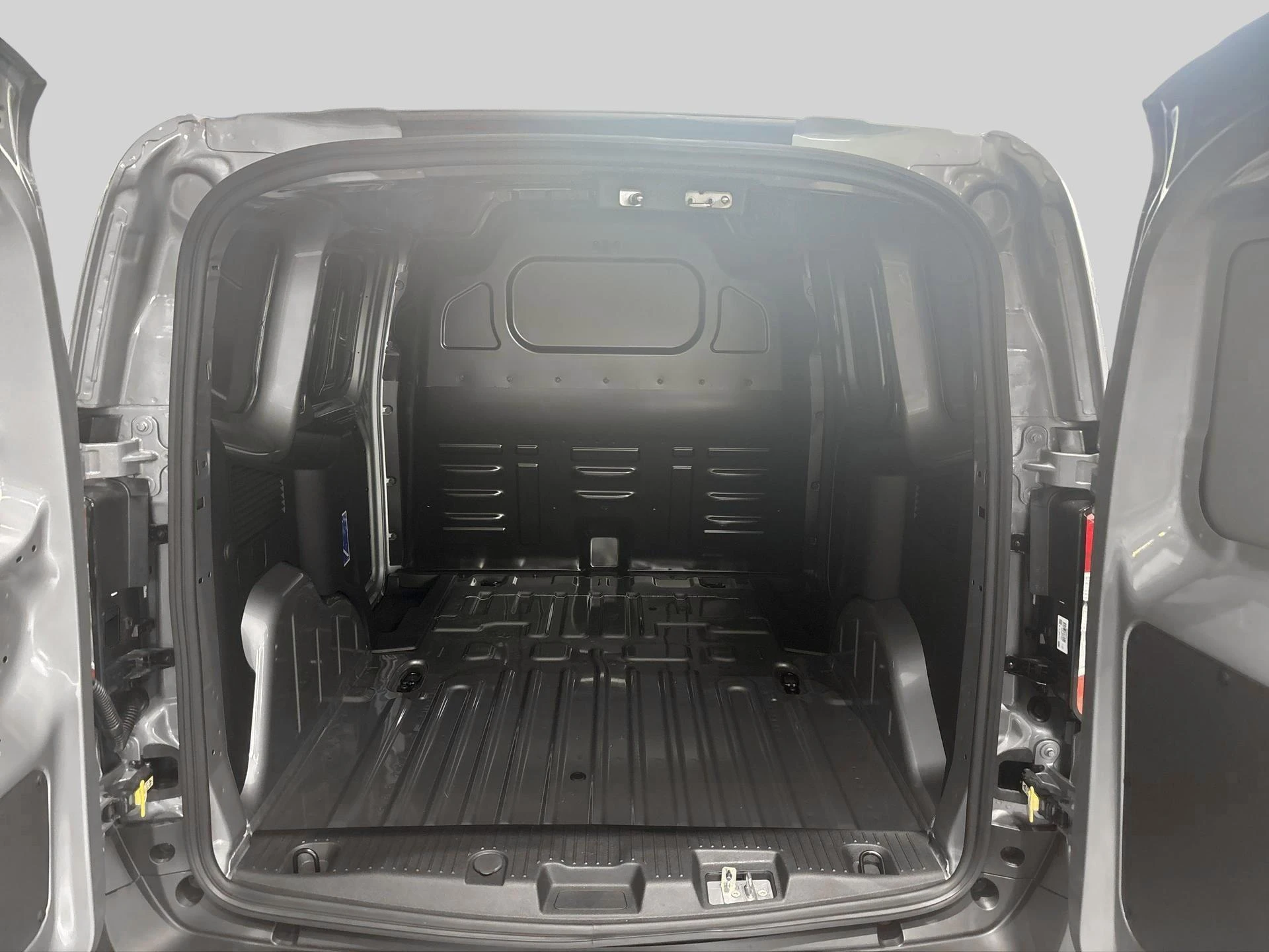 Ford-Transit Courier-image-6