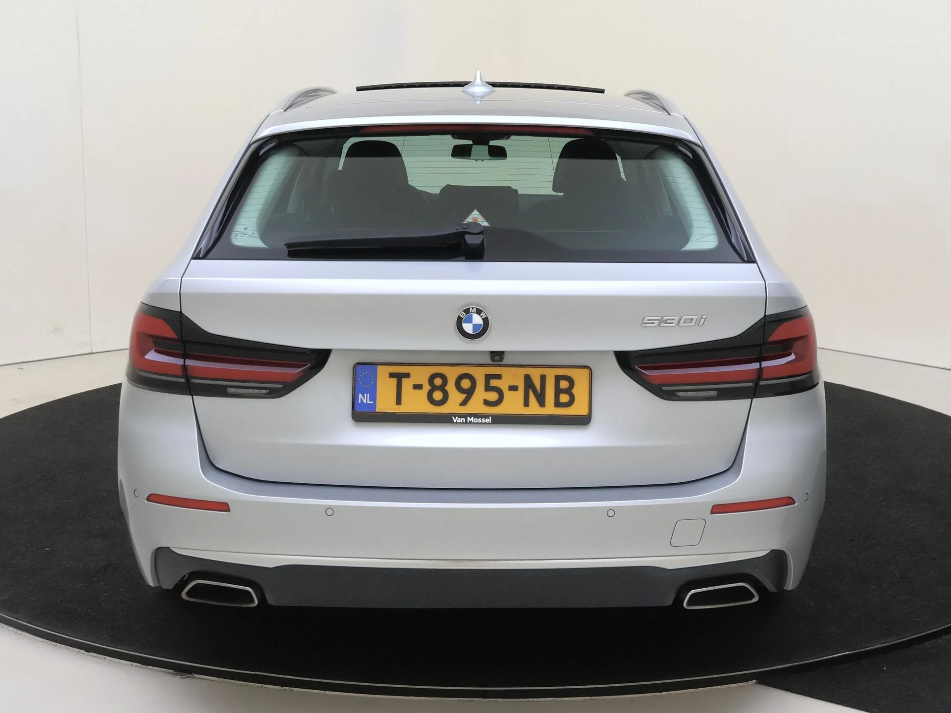BMW-5 Serie-image-6