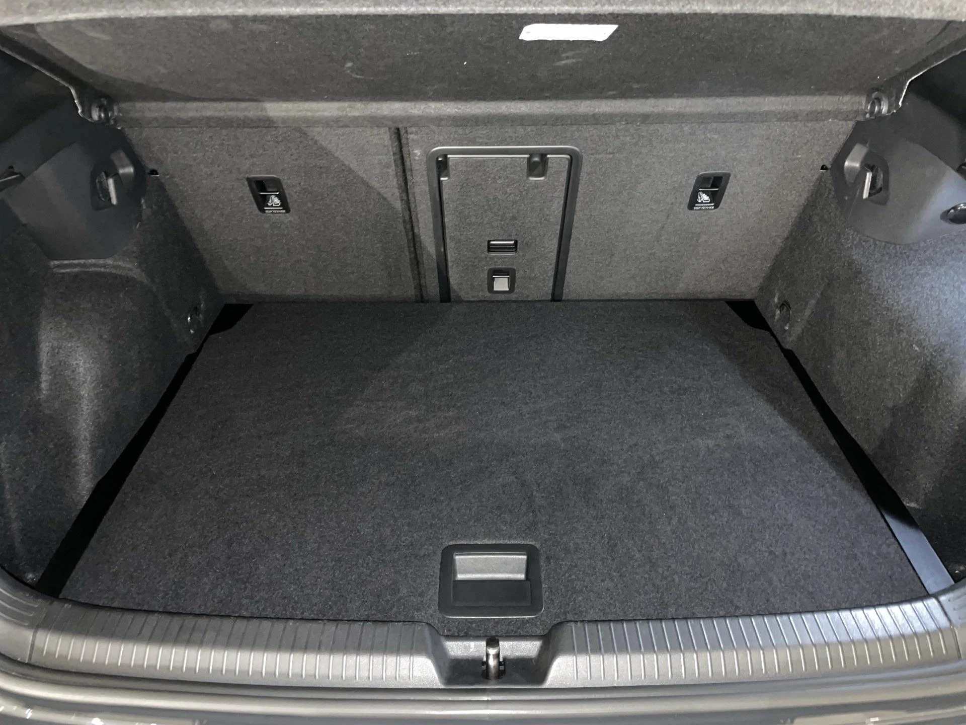 Volkswagen-Golf-image-11