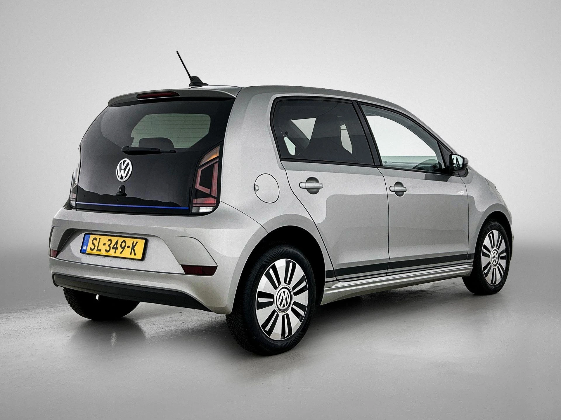 Volkswagen-e-up!-image-3