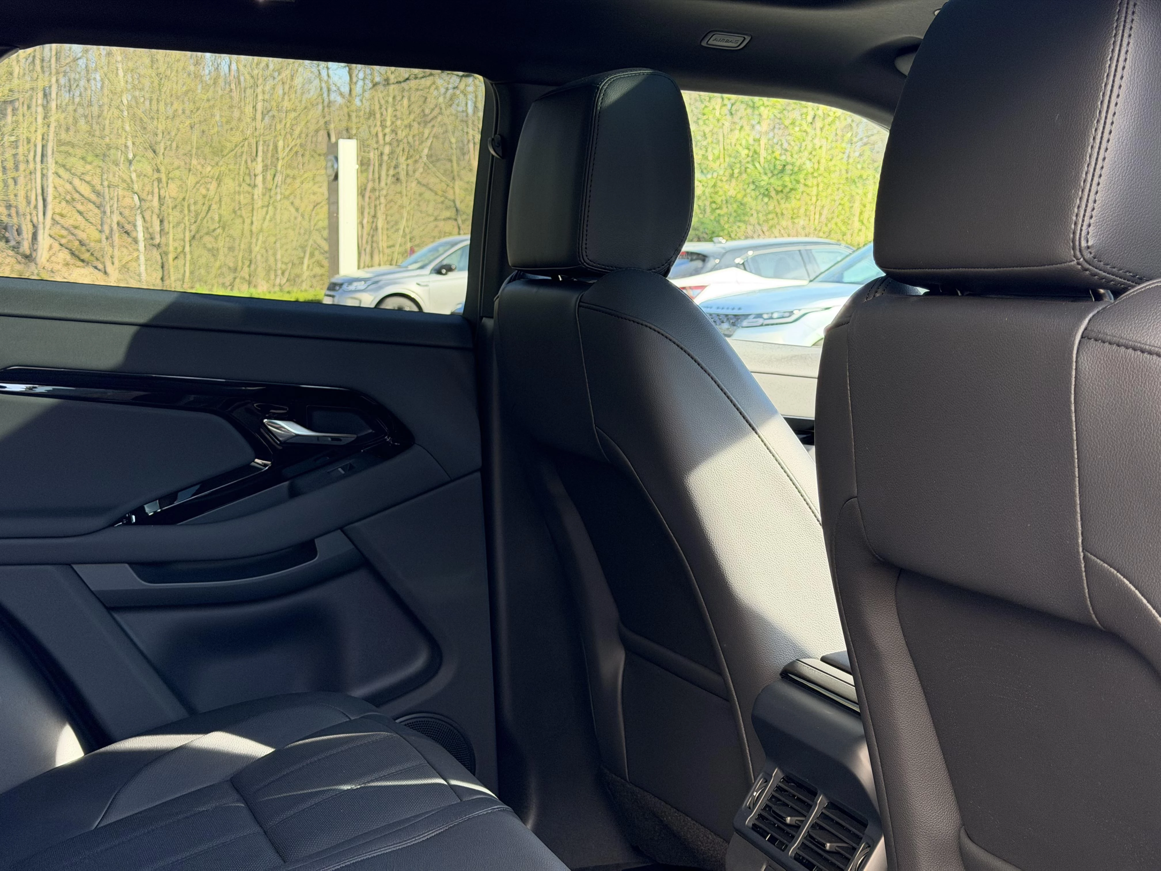 Land Rover-Range Rover Evoque-image-11