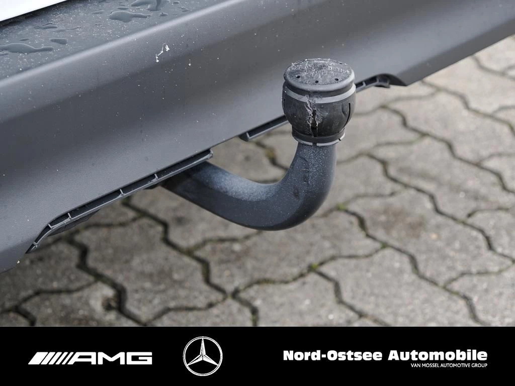 Mercedes-Benz-Vito-image-12