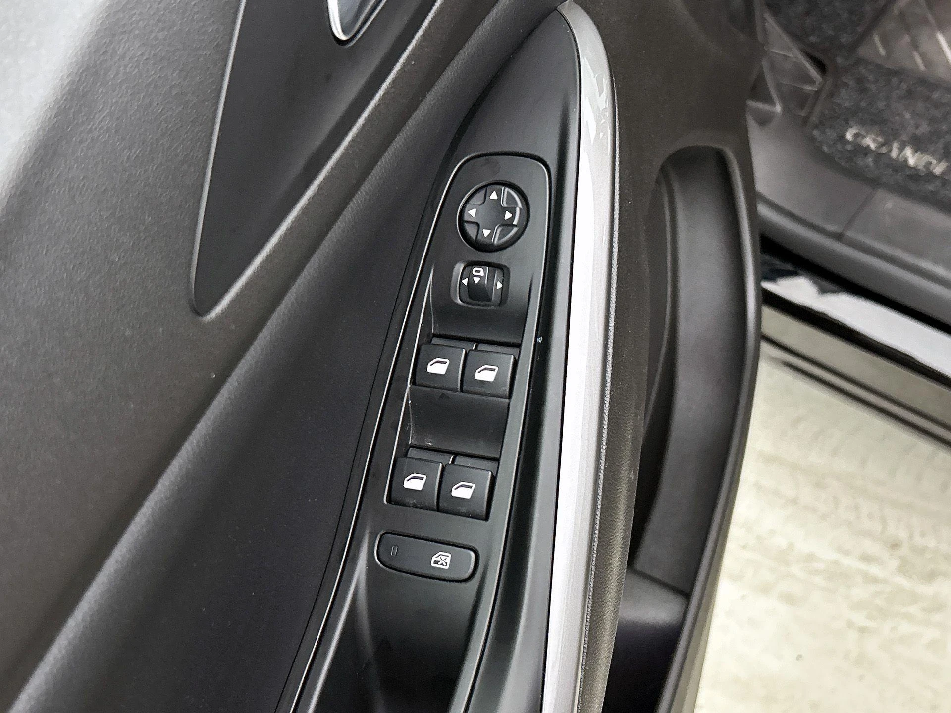 Opel-Grandland-image-23