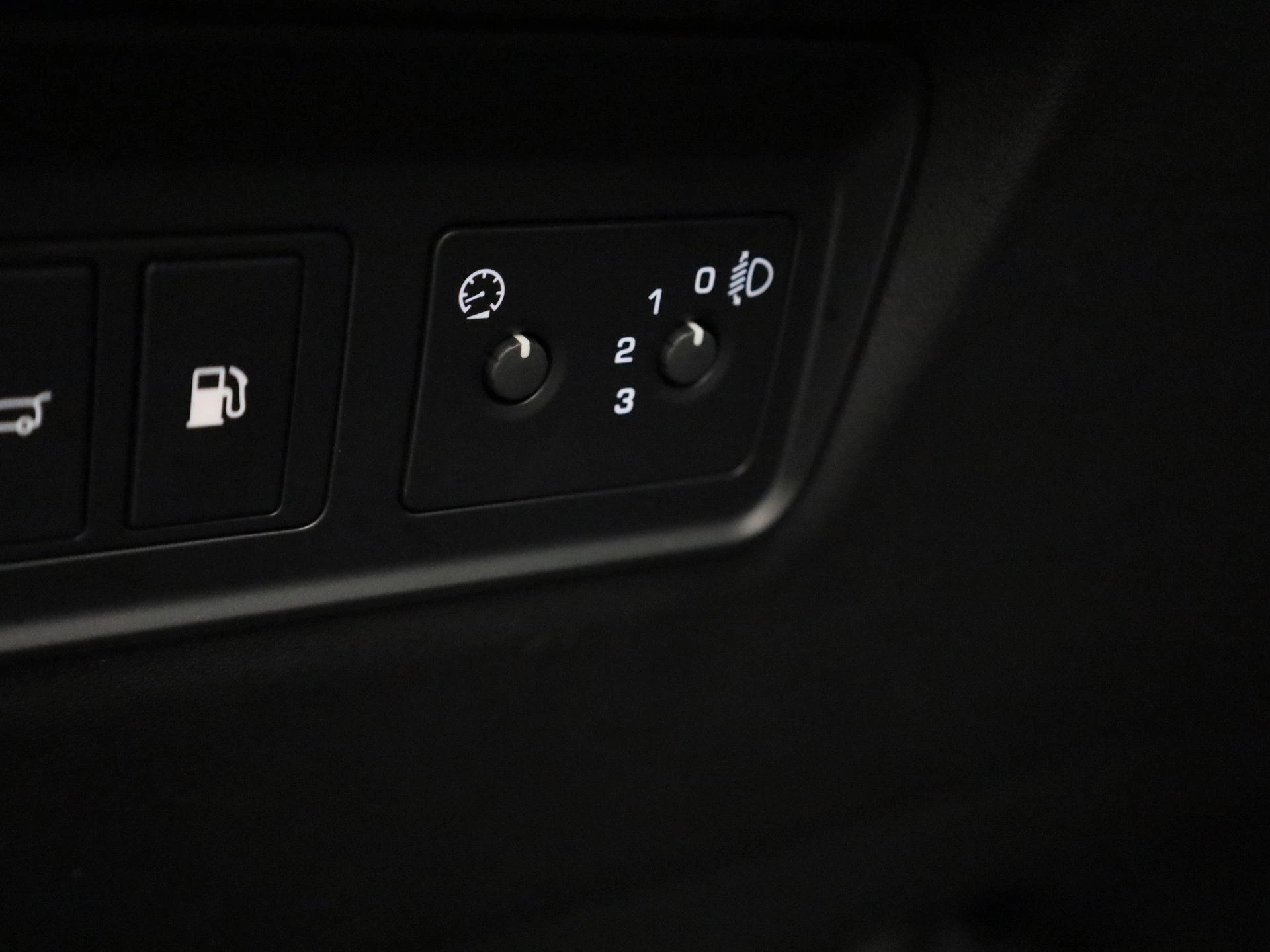 Land Rover-Range Rover Evoque-image-33
