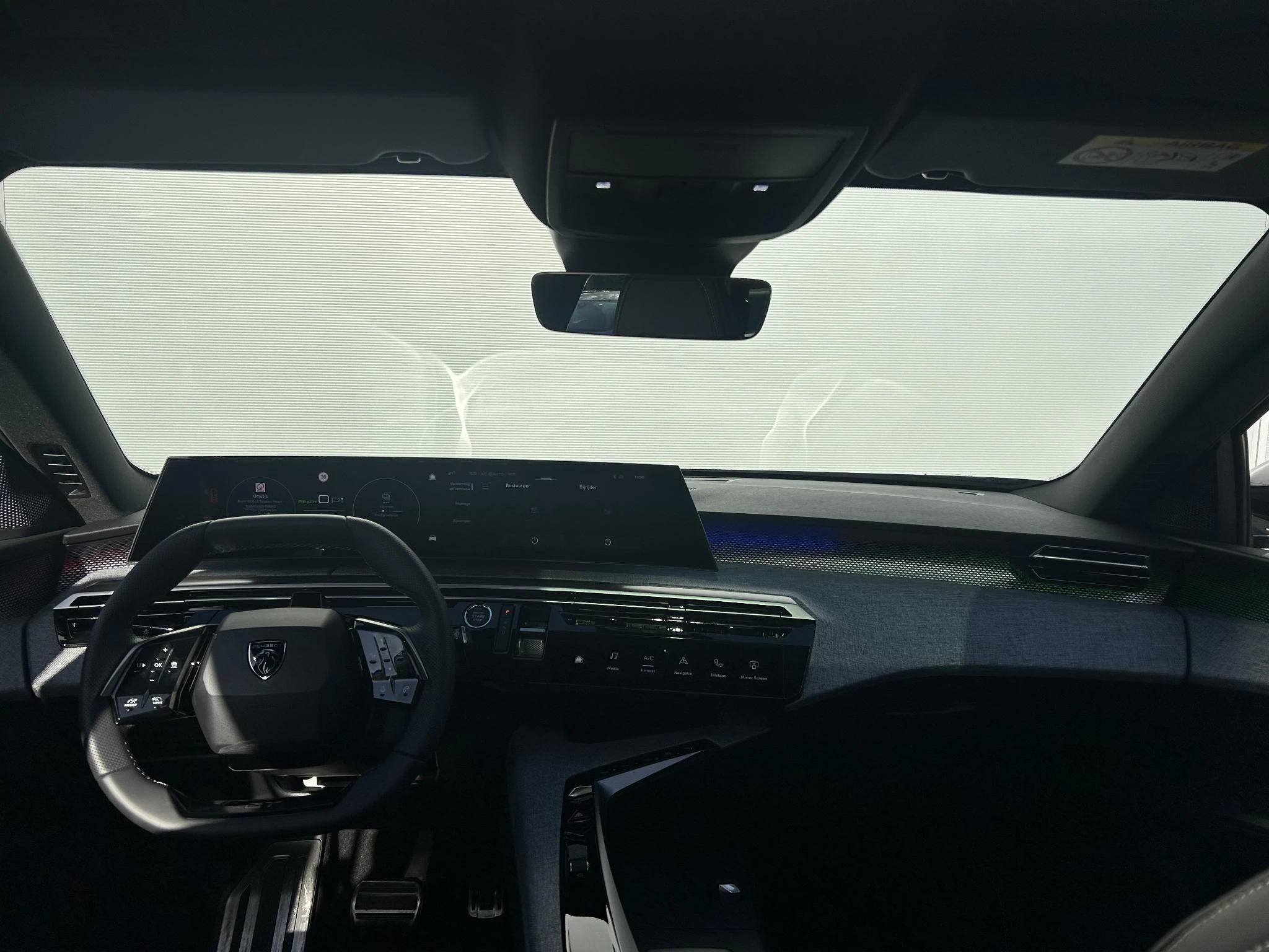 Peugeot-e-5008-image-9