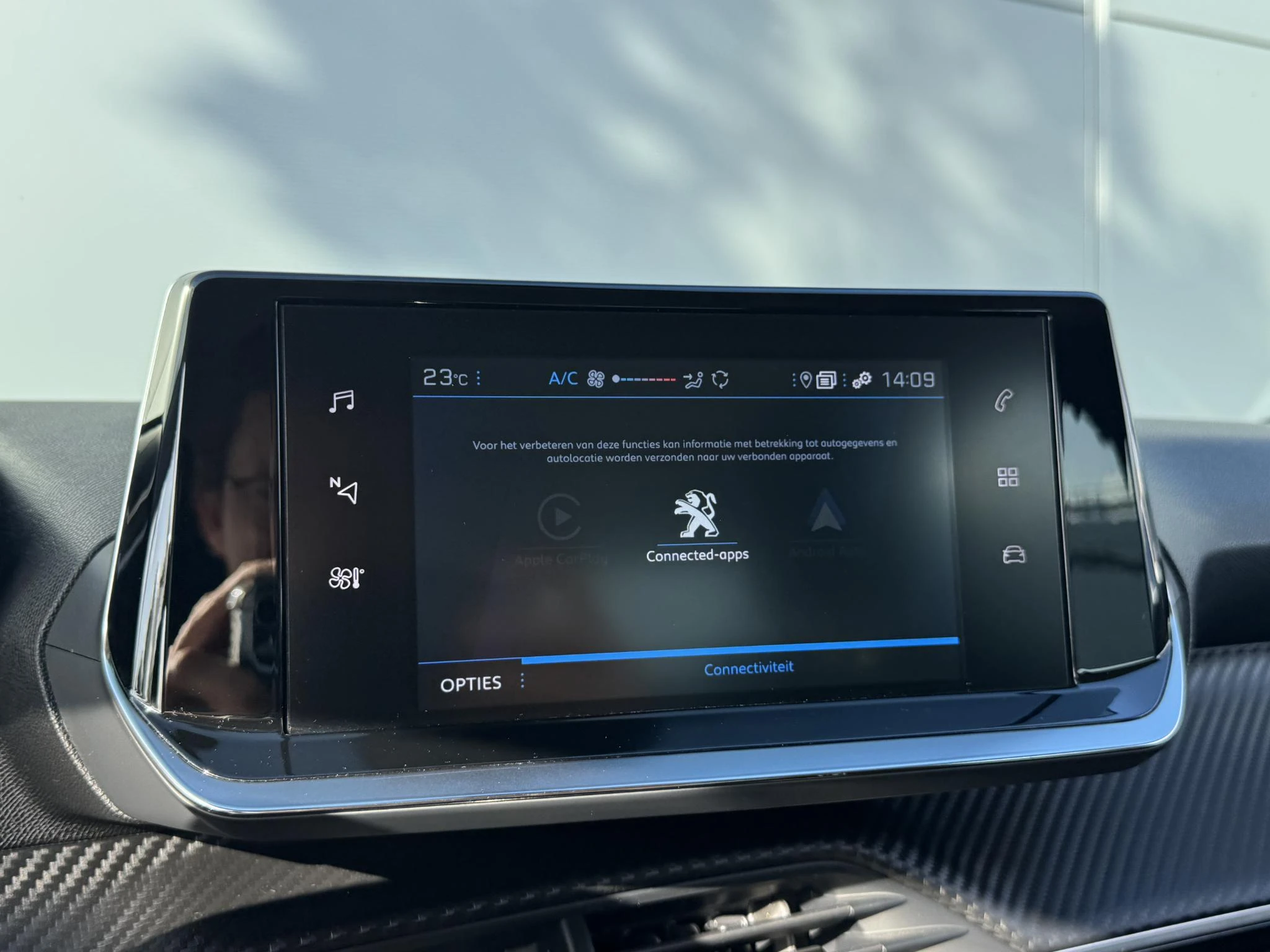 Peugeot-208-image-19