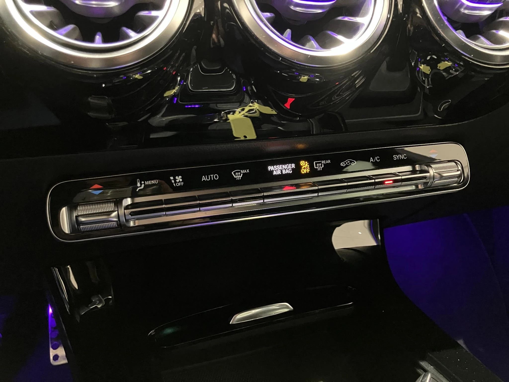 Mercedes-Benz-CLA-image-32