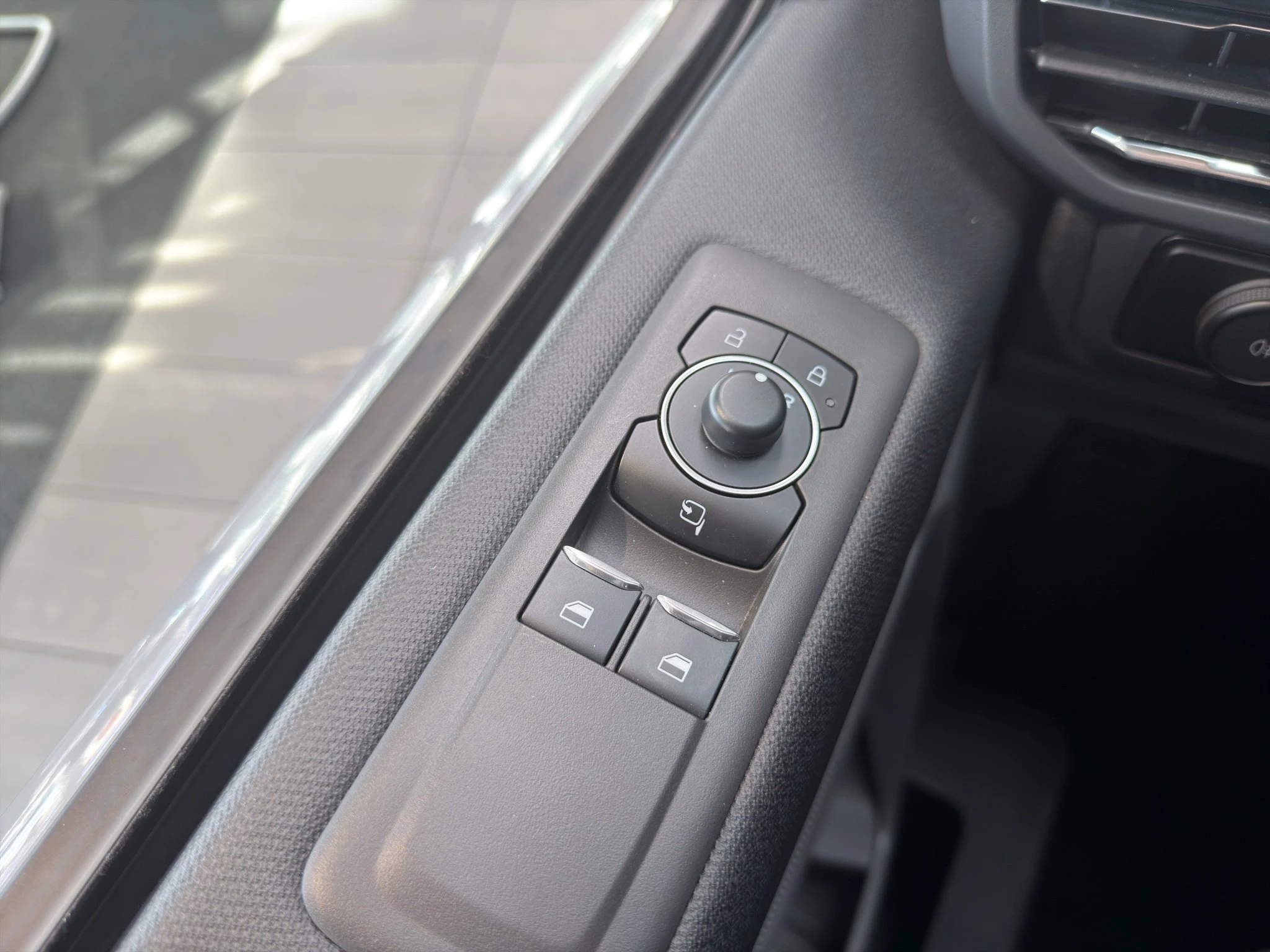 Ford-Nugget-image-18