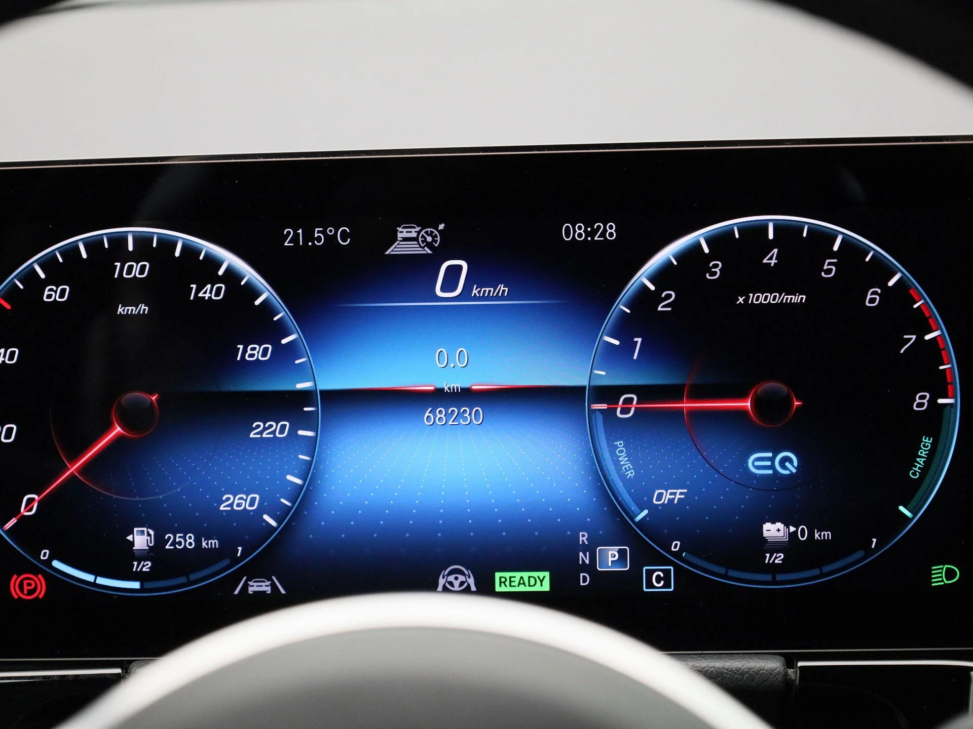 Mercedes-Benz-GLA-image-7