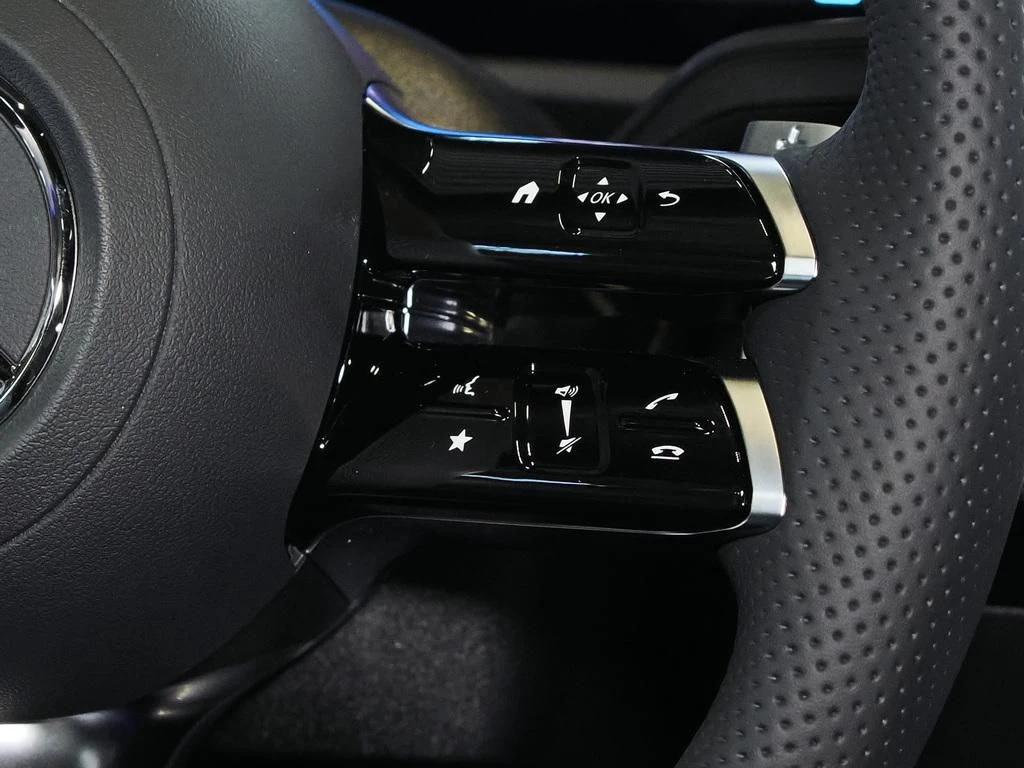 Mercedes-Benz-GLA 200 d-image-8