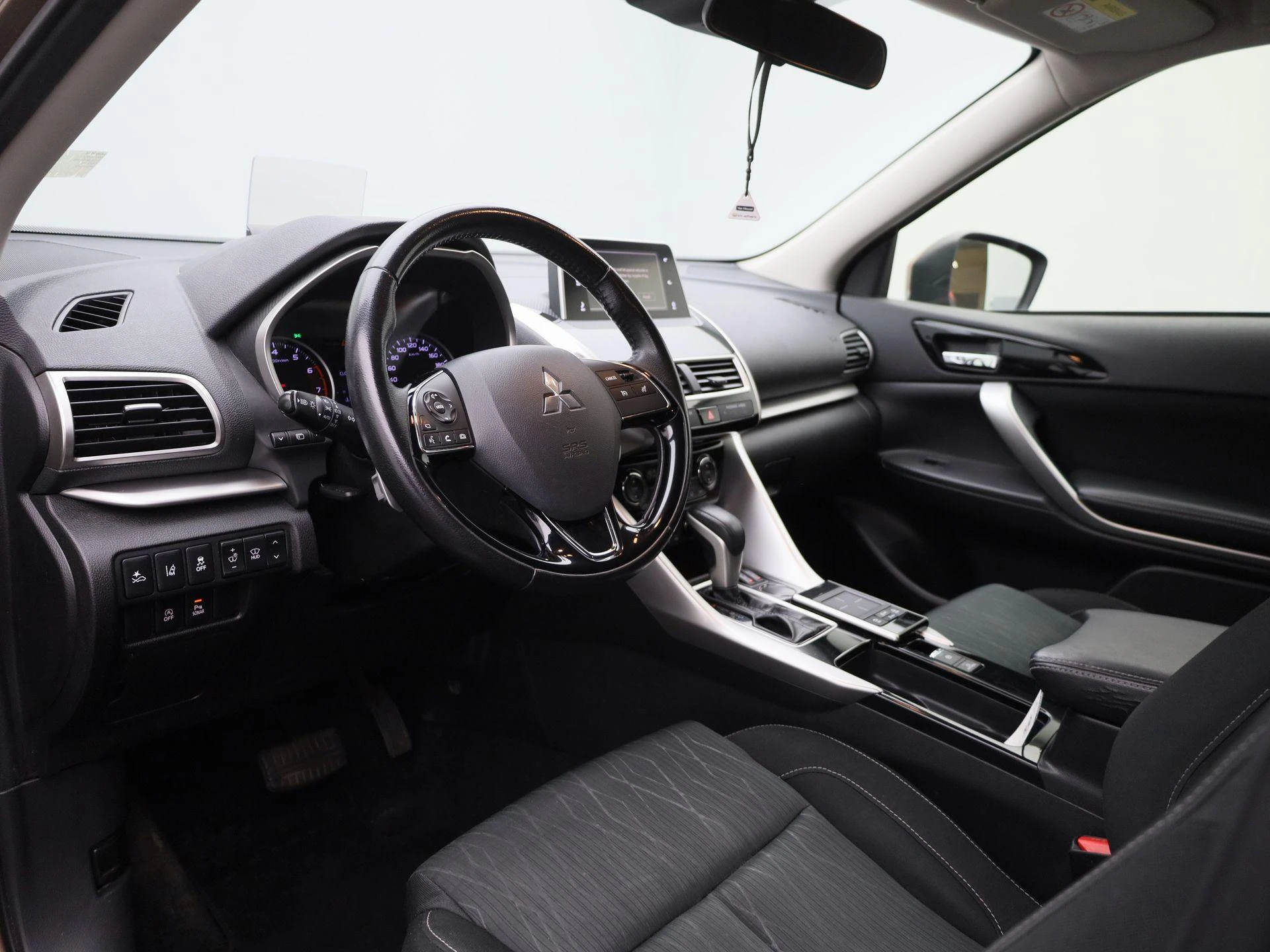 Mitsubishi-Eclipse Cross-image-32