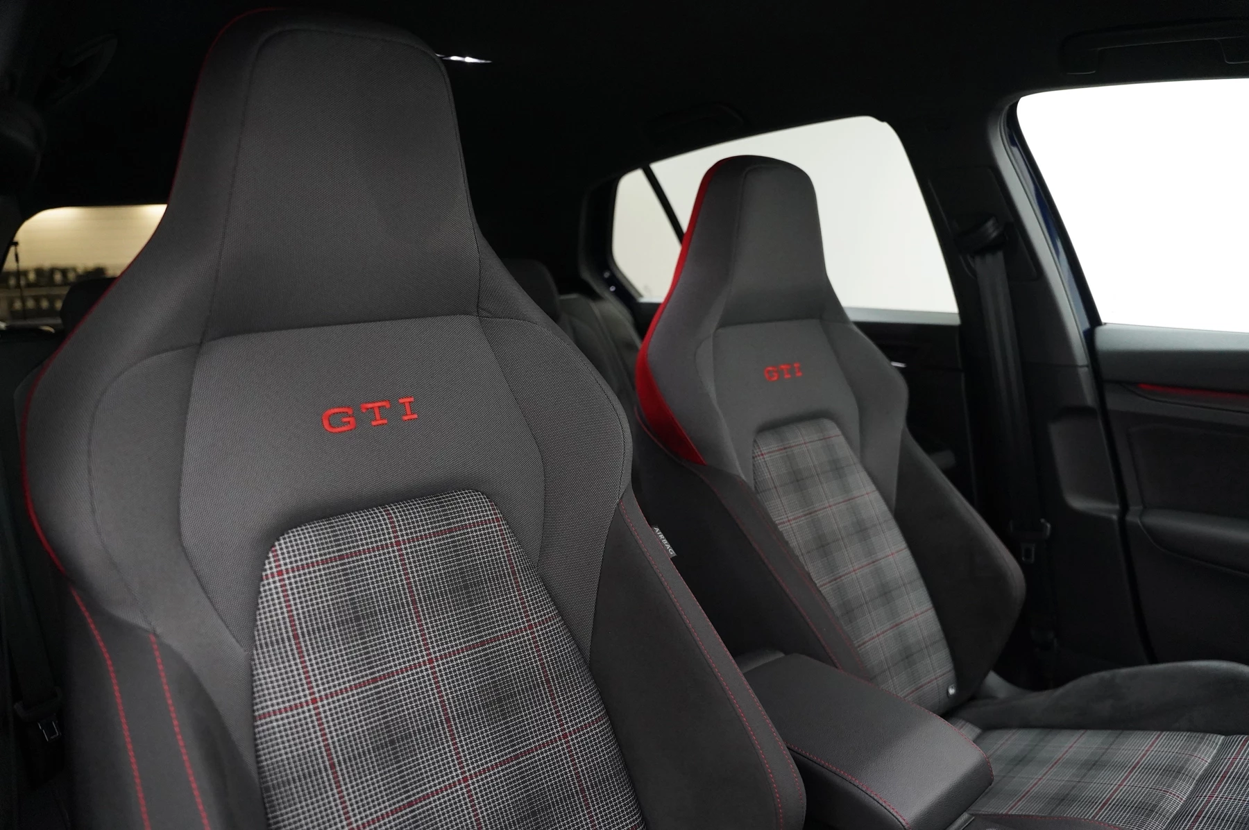 Volkswagen-Golf-image-22