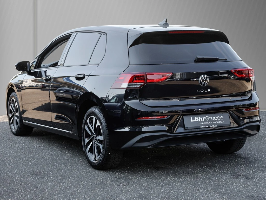 Volkswagen-Golf-image-3