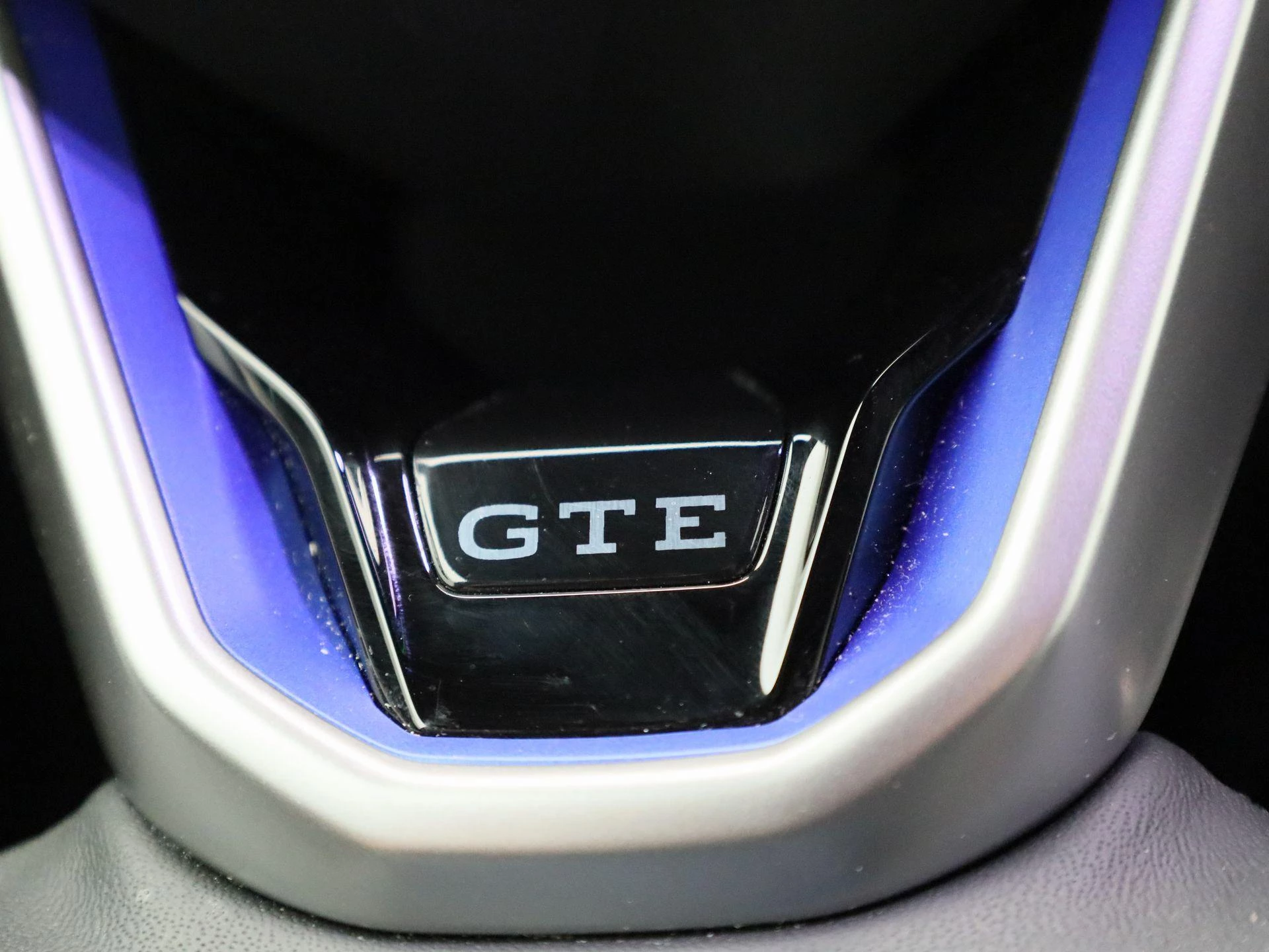 Volkswagen-Golf-image-25