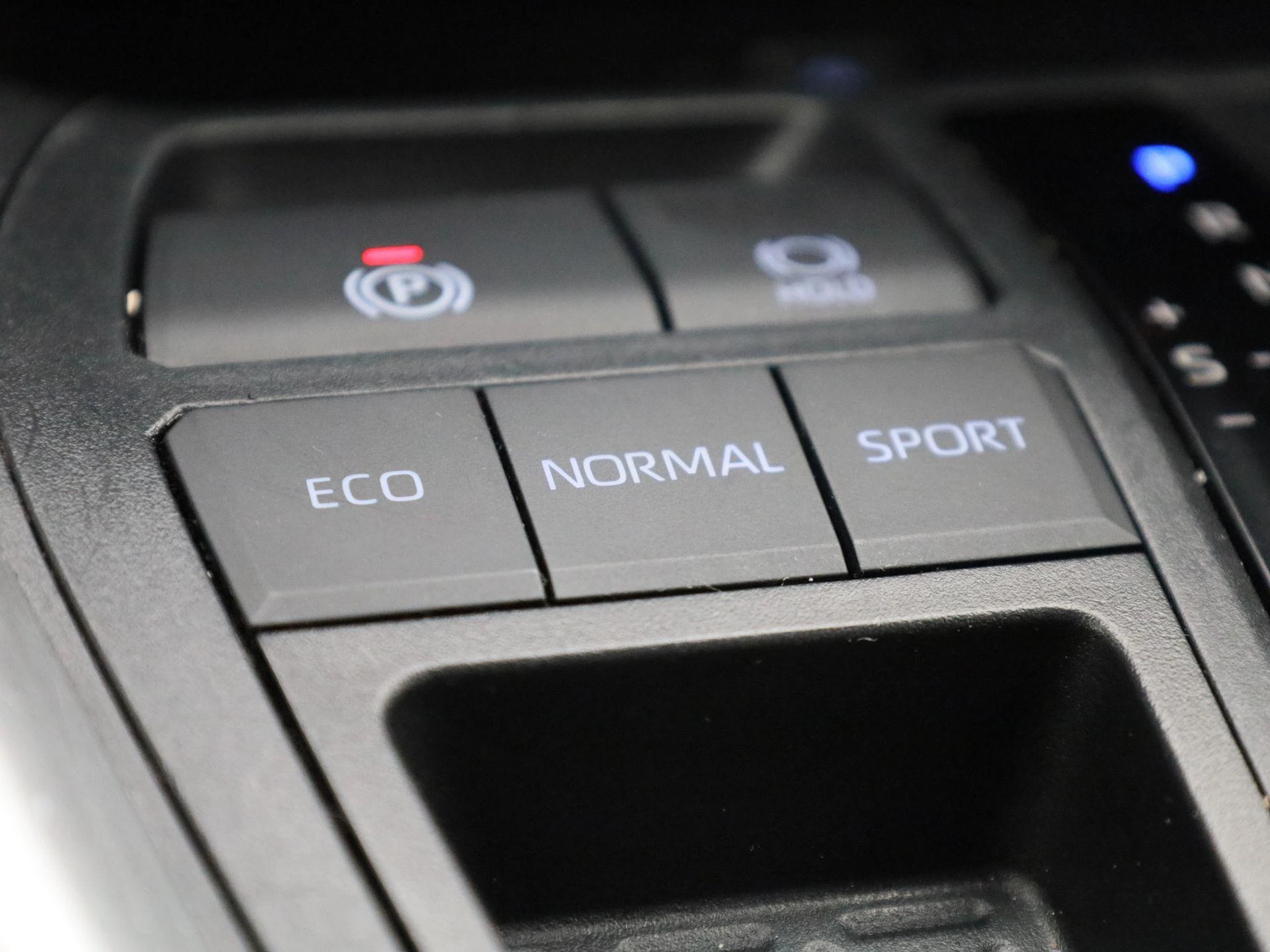 Toyota-RAV4-image-25