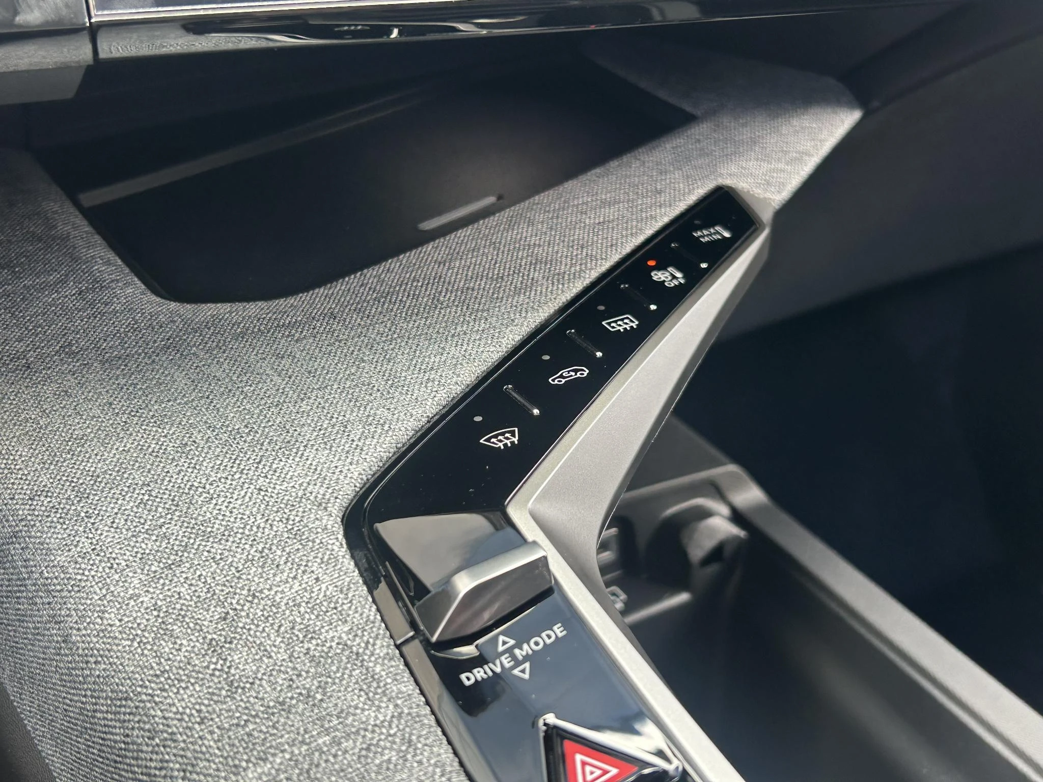 Peugeot-e-5008-image-13