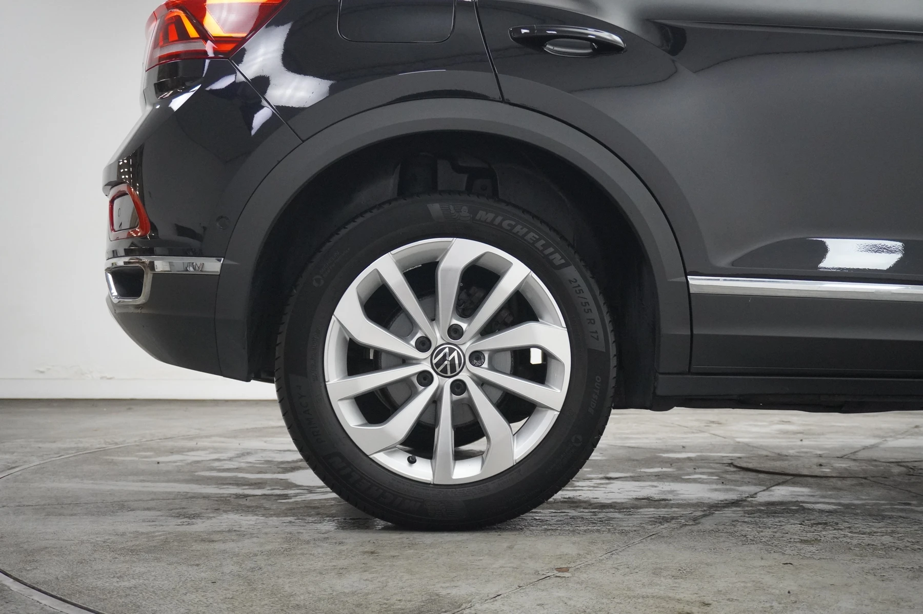 Volkswagen-T-Roc-image-19