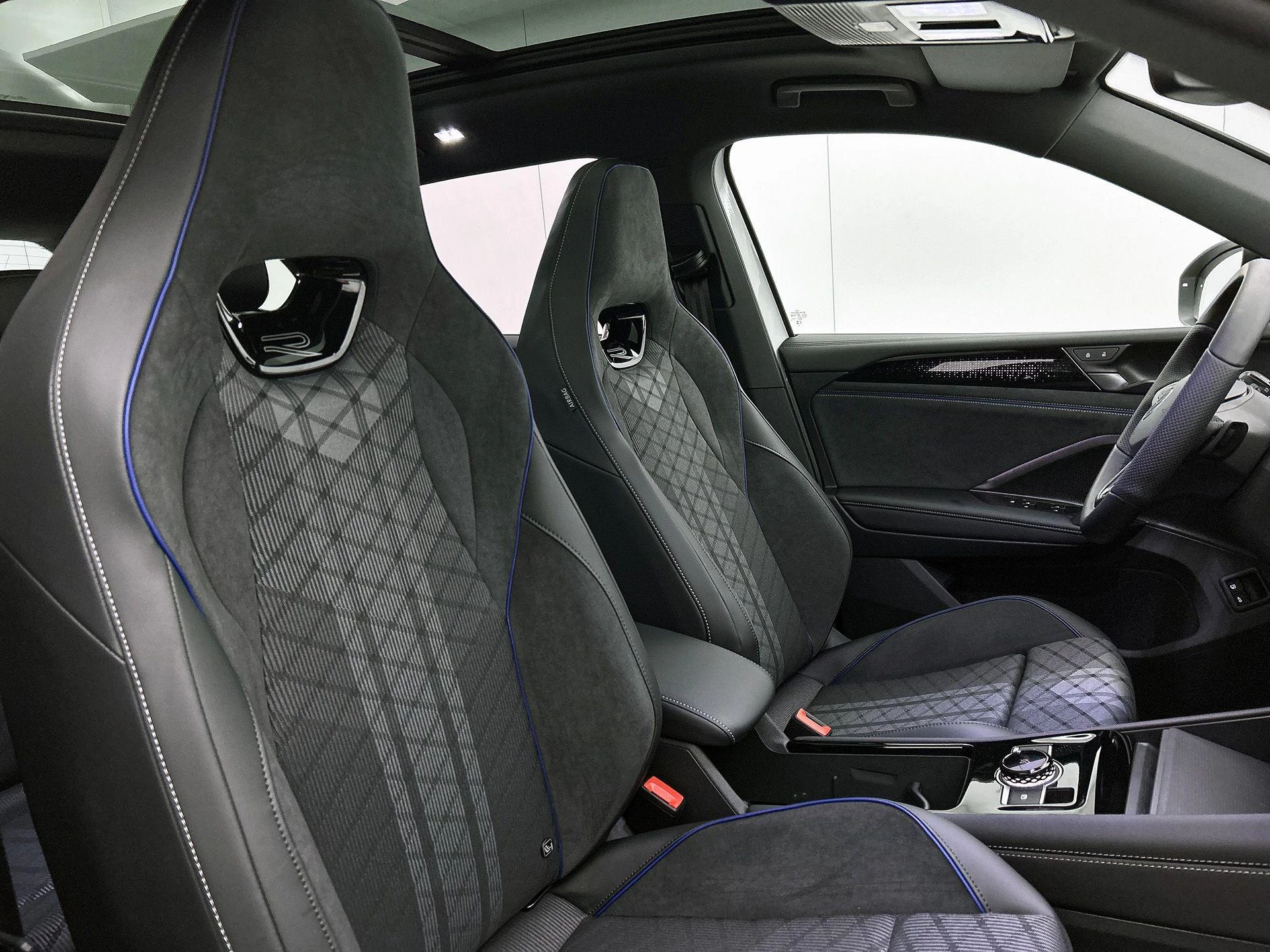 Volkswagen-Tiguan-image-34