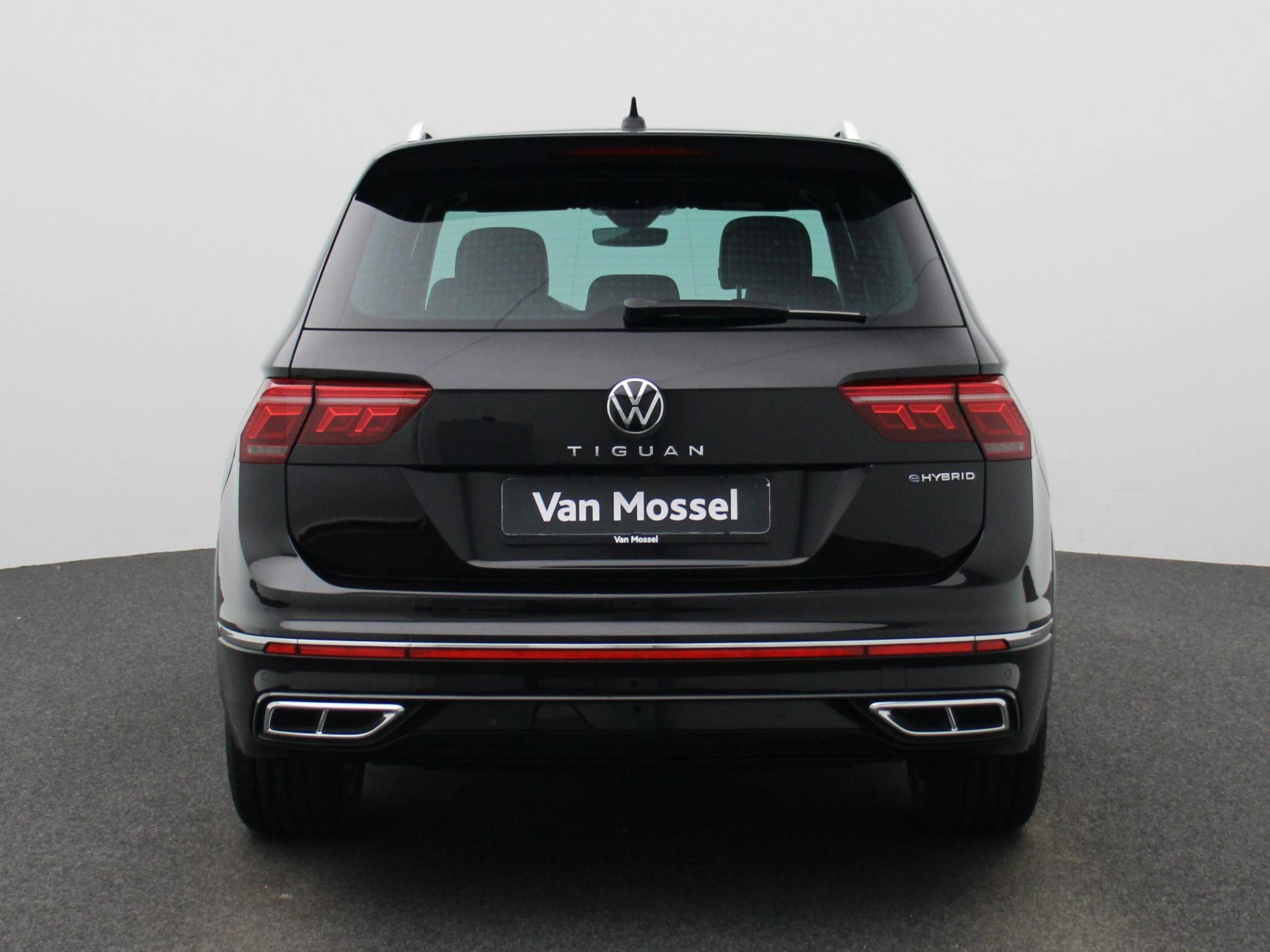 Volkswagen-Tiguan-image-4