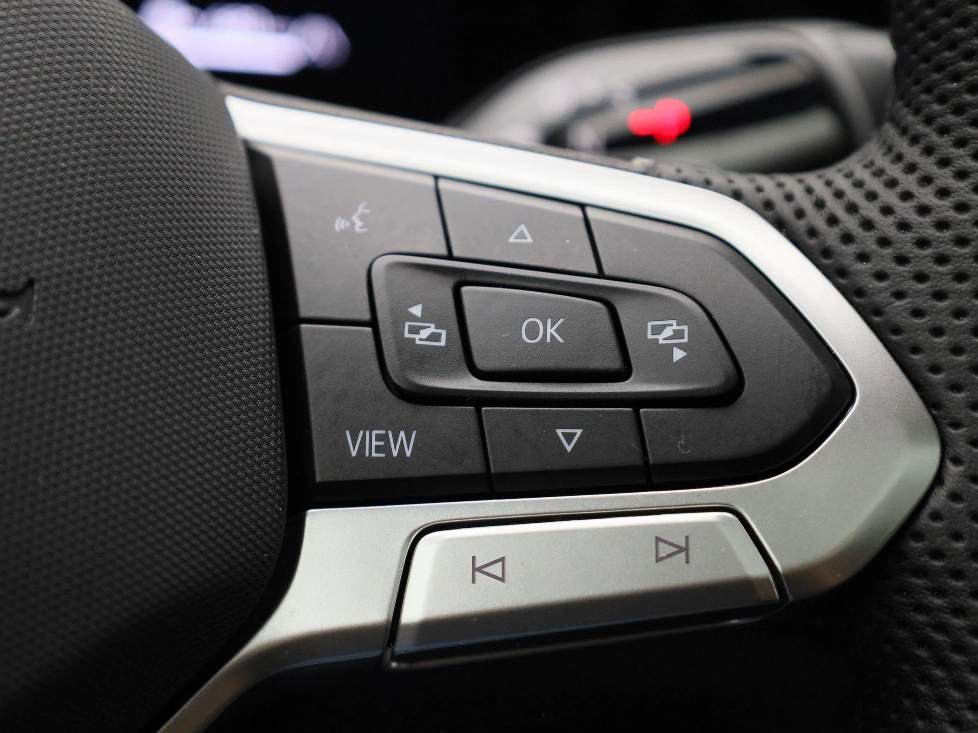 Volkswagen-Tiguan-image-29