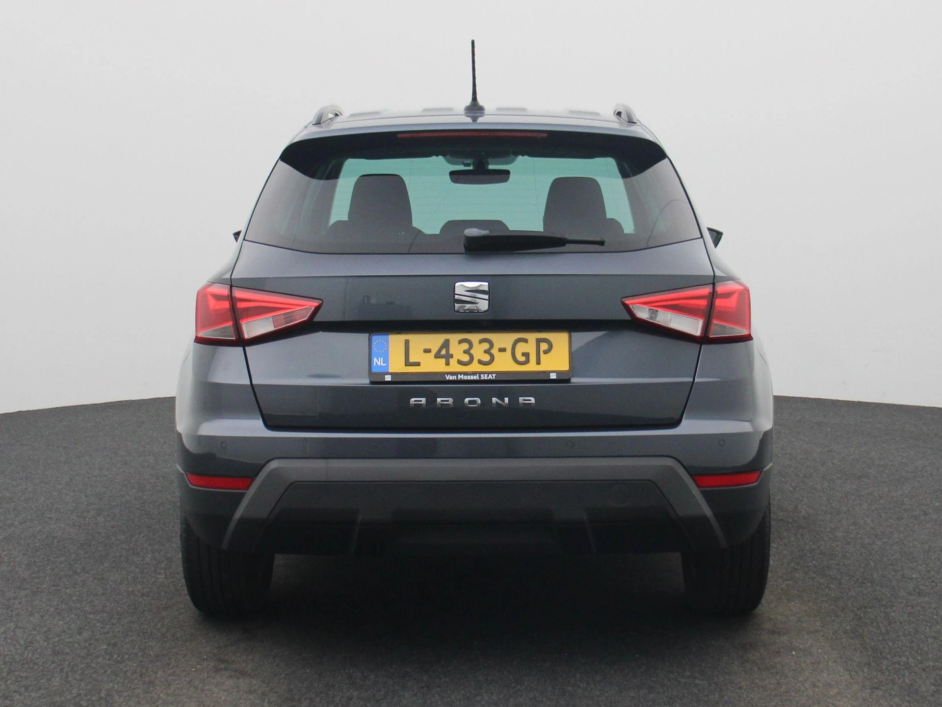 SEAT-Arona-image-4
