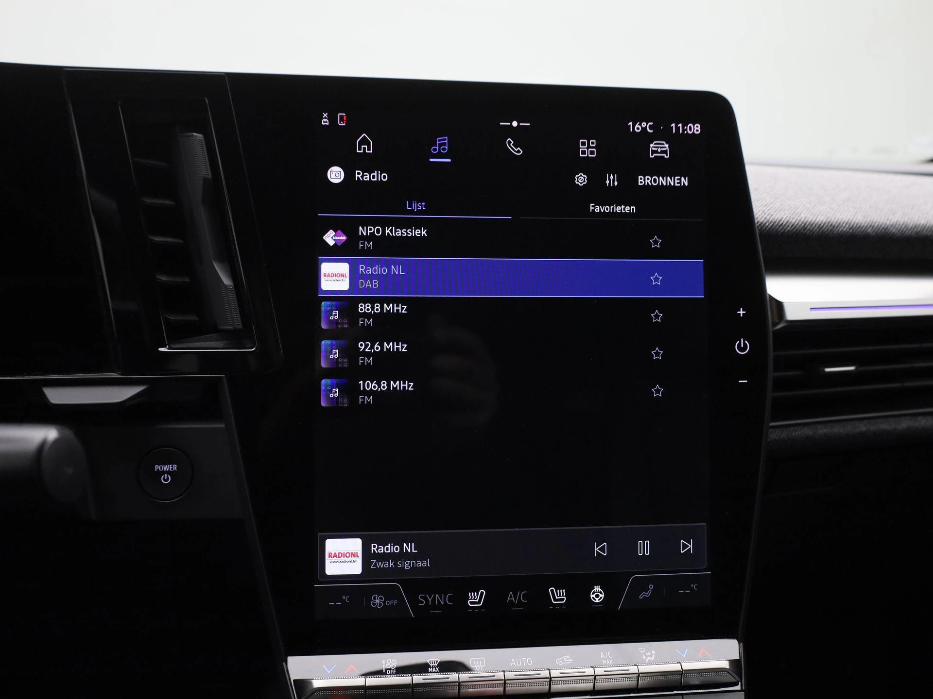 Renault-Megane E-Tech-image-15