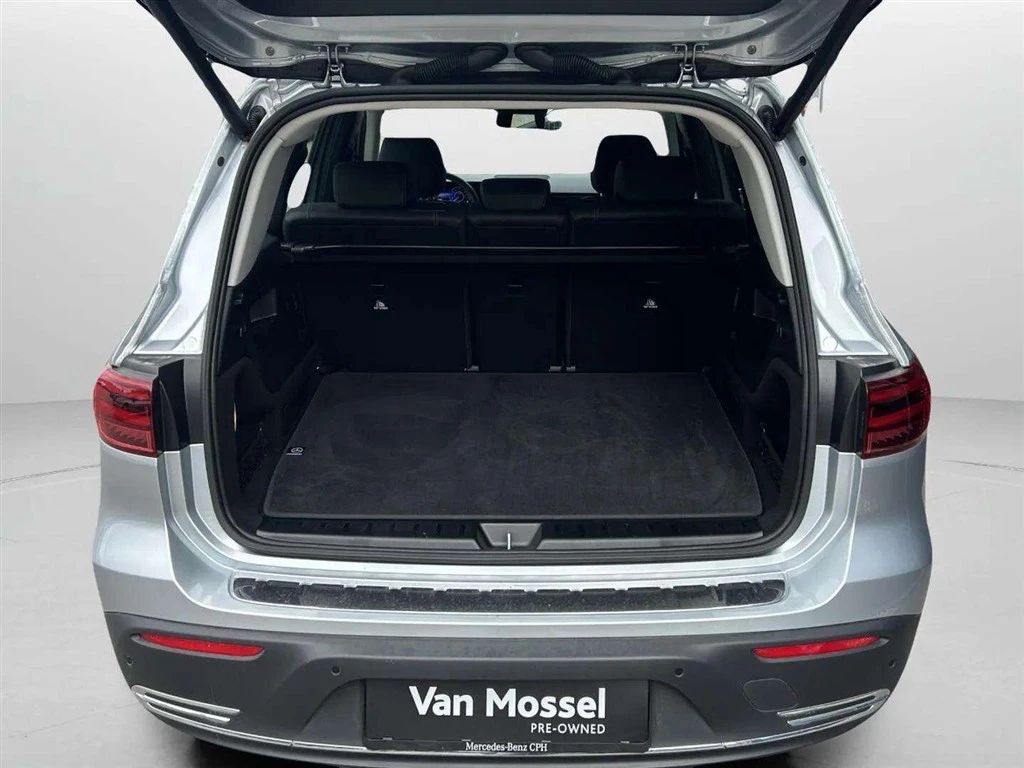 Mercedes-Benz-EQB-image-21