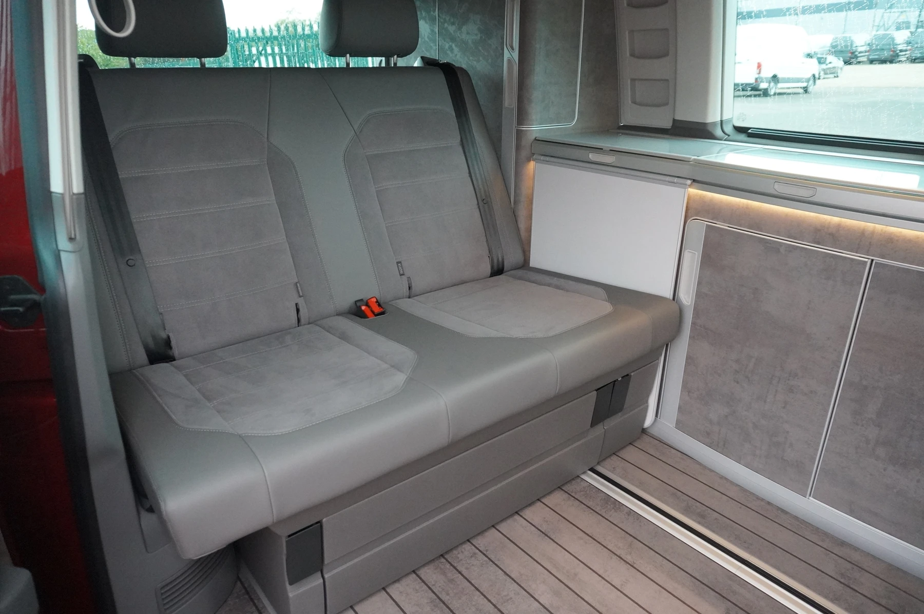 Volkswagen-California-image-8