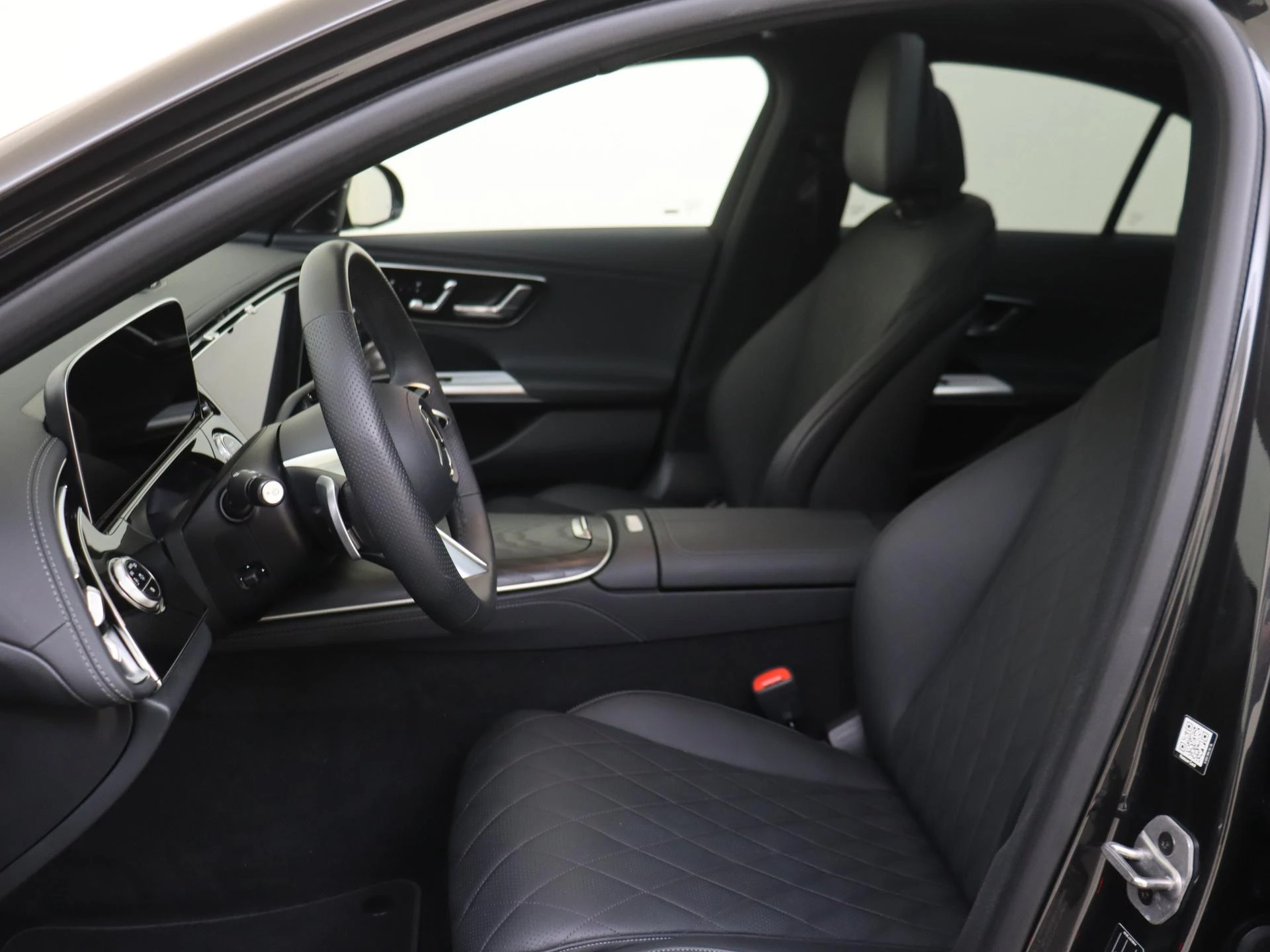 Mercedes-Benz-E-Klasse-image-10