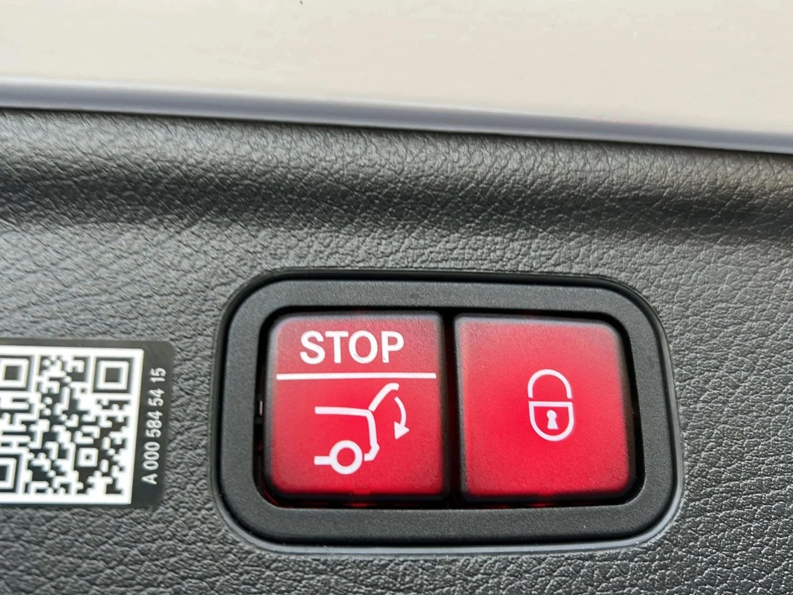 Mercedes-Benz-EQE-image-22