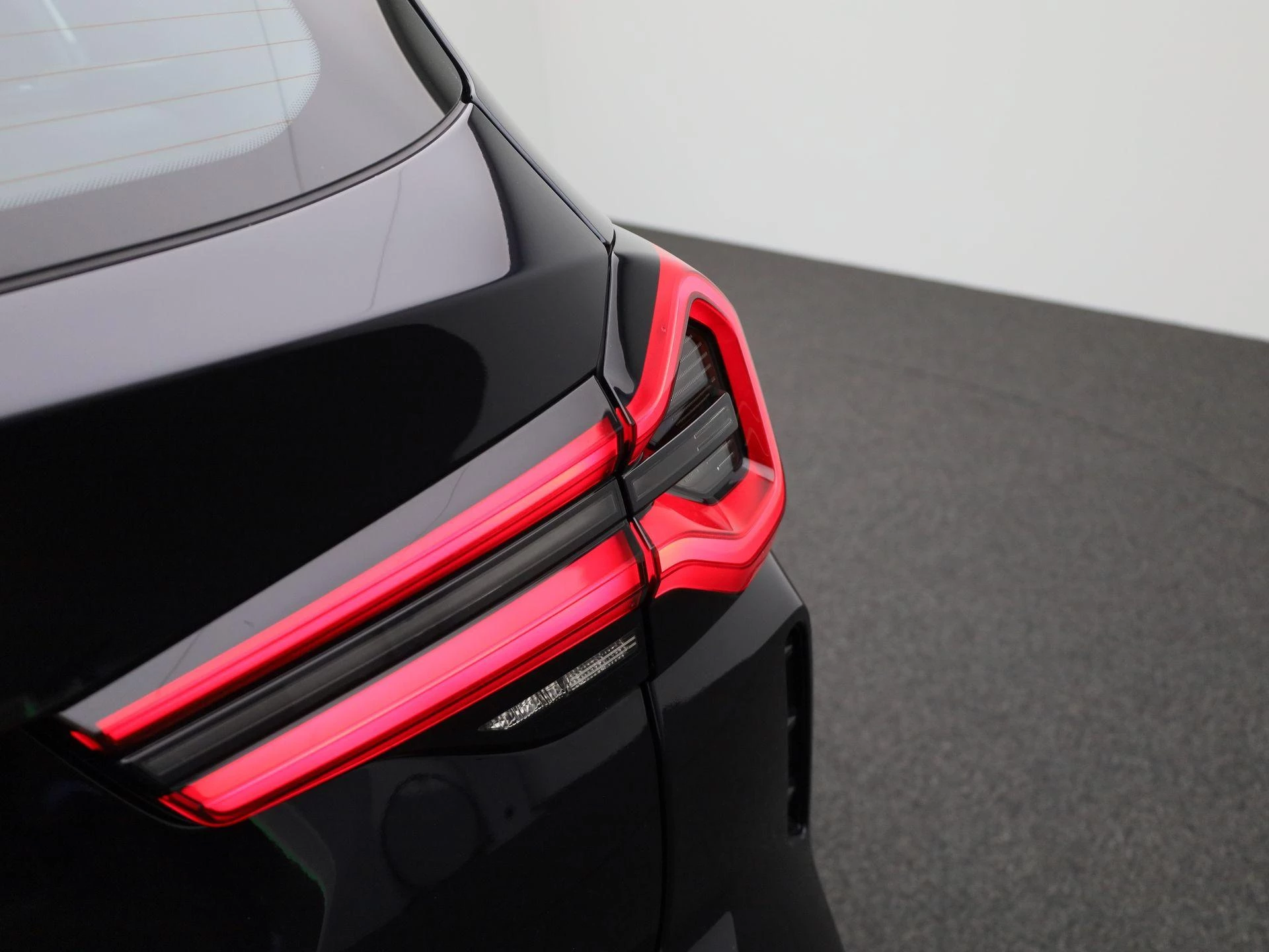 BMW-iX3-image-38
