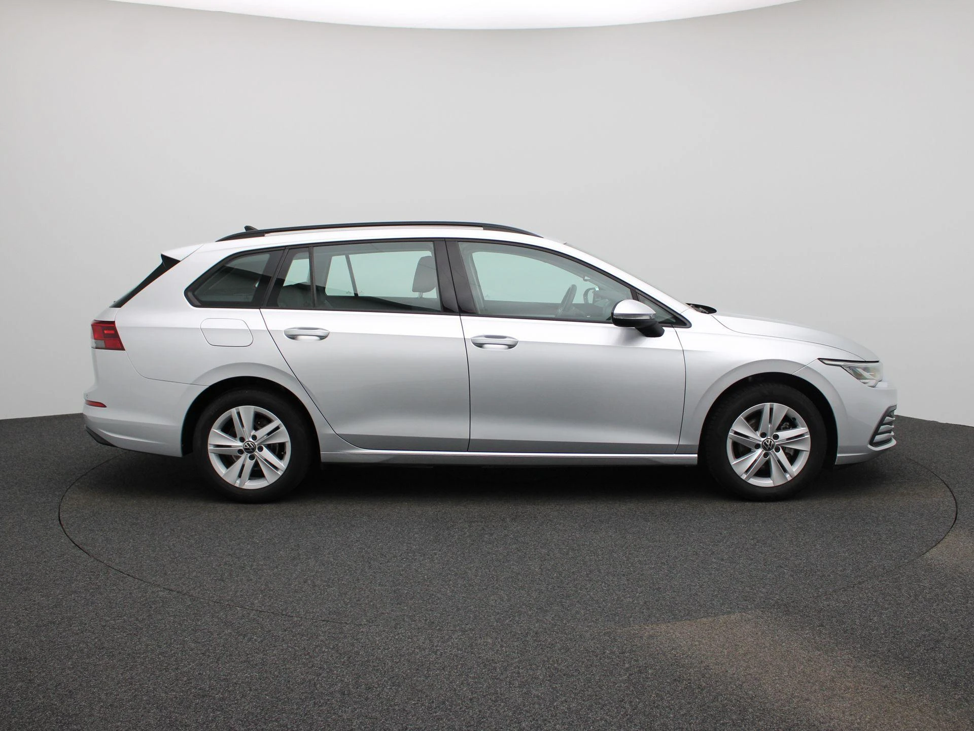 Volkswagen-Golf-image-6